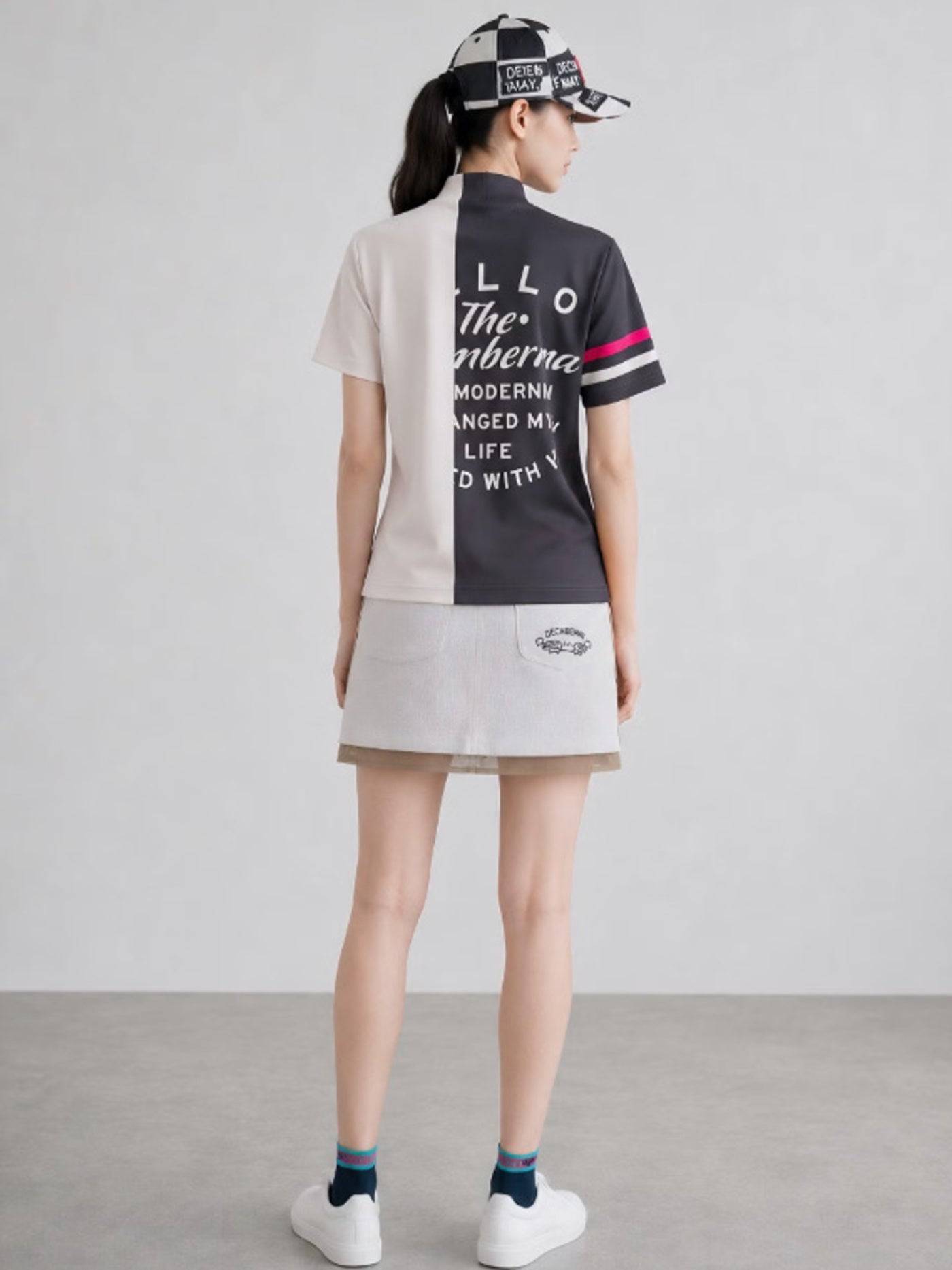 (DECEMBER MAY) Lovers tiger bicolor mock neck / WOMEN / CHARCOAL