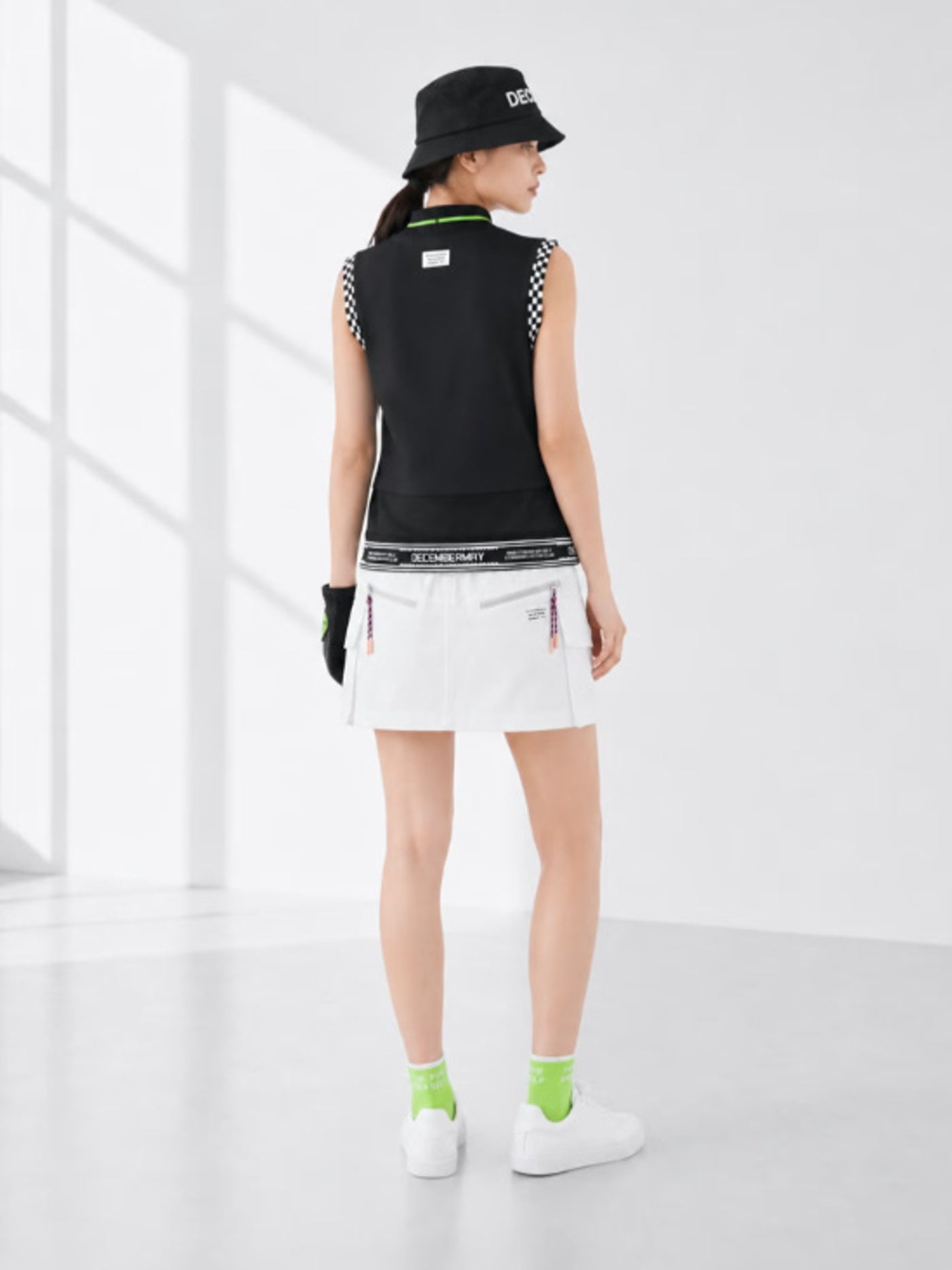 (DECEMBER MAY) Mesh-paneled sleeve less mock neck / WOMEN / BLACK