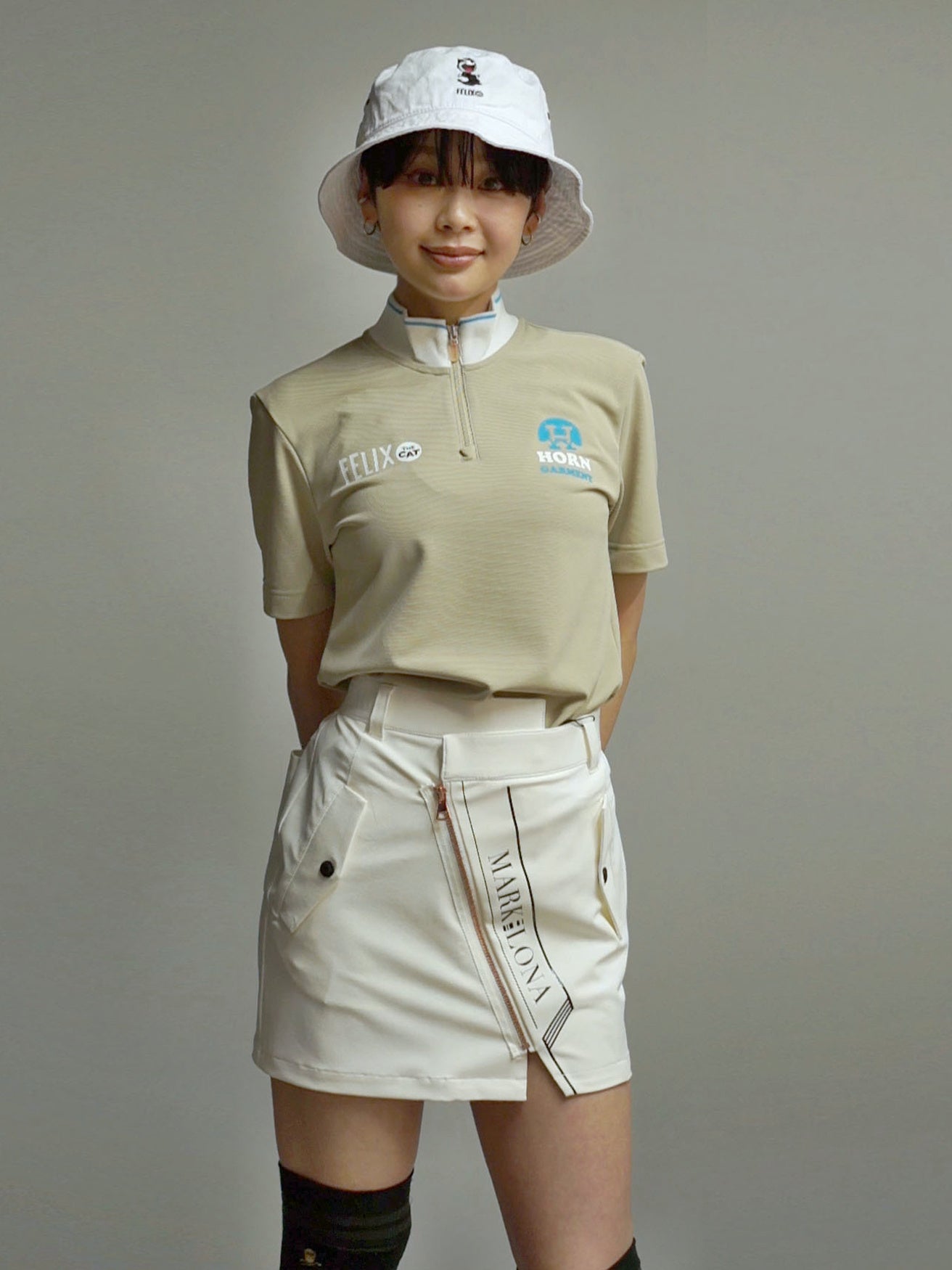 YLB Felix Mock Neck Tee | WOMEN / BEIGE