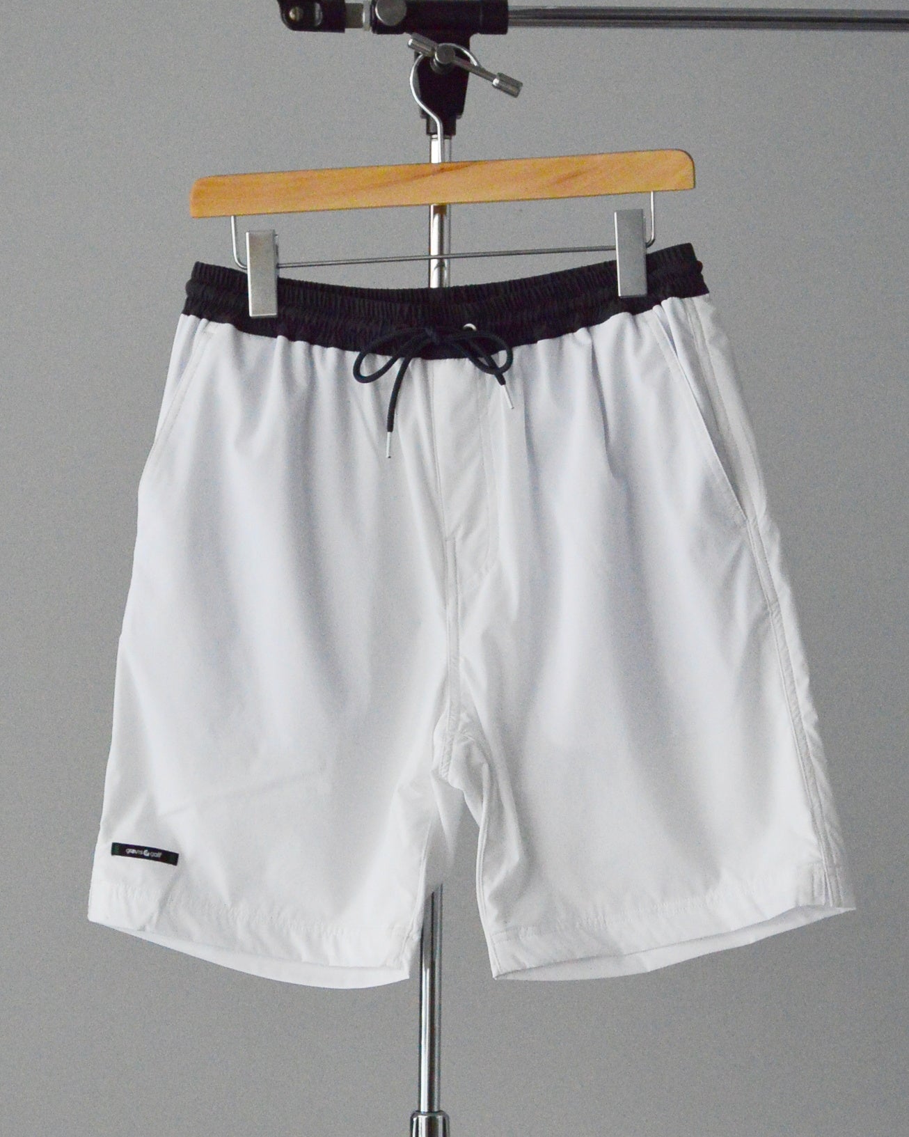 Trent Shorts | MEN / WHITE