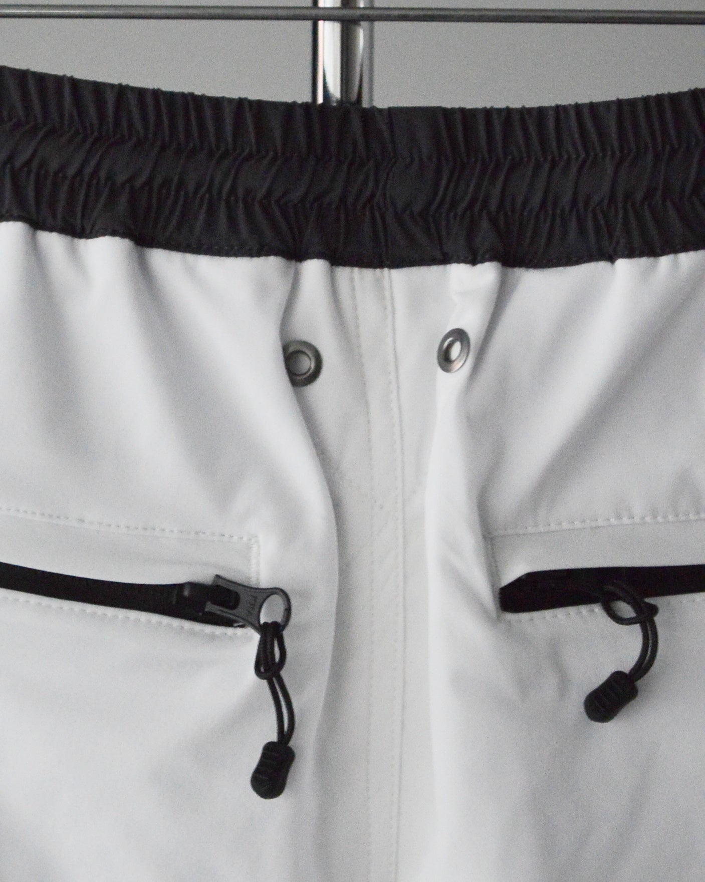 Trent Shorts | MEN / WHITE