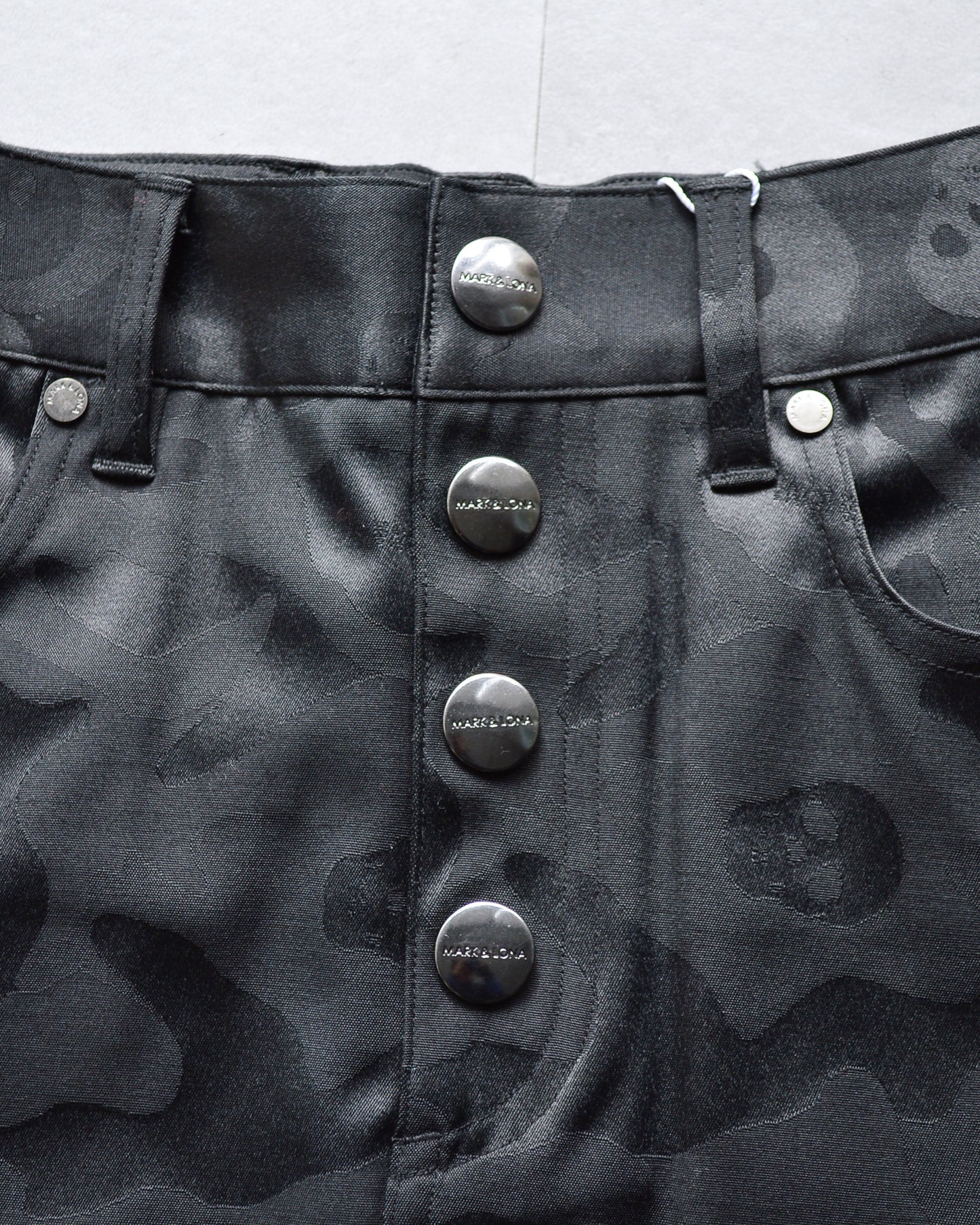 Gauge Jacquard Camo Skirt | WOMEN / BLACK
