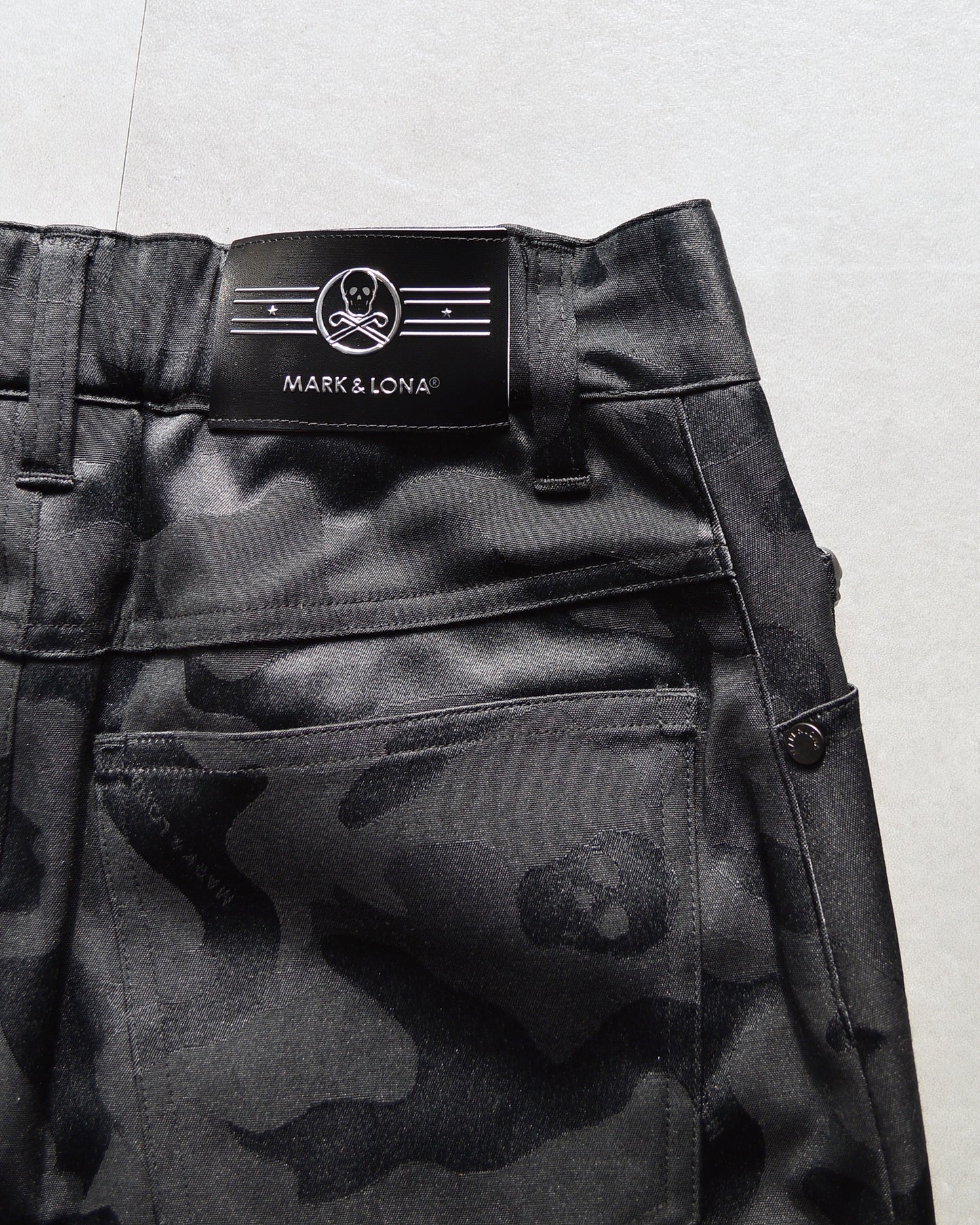 Gauge Jacquard Camo Skirt | WOMEN / BLACK