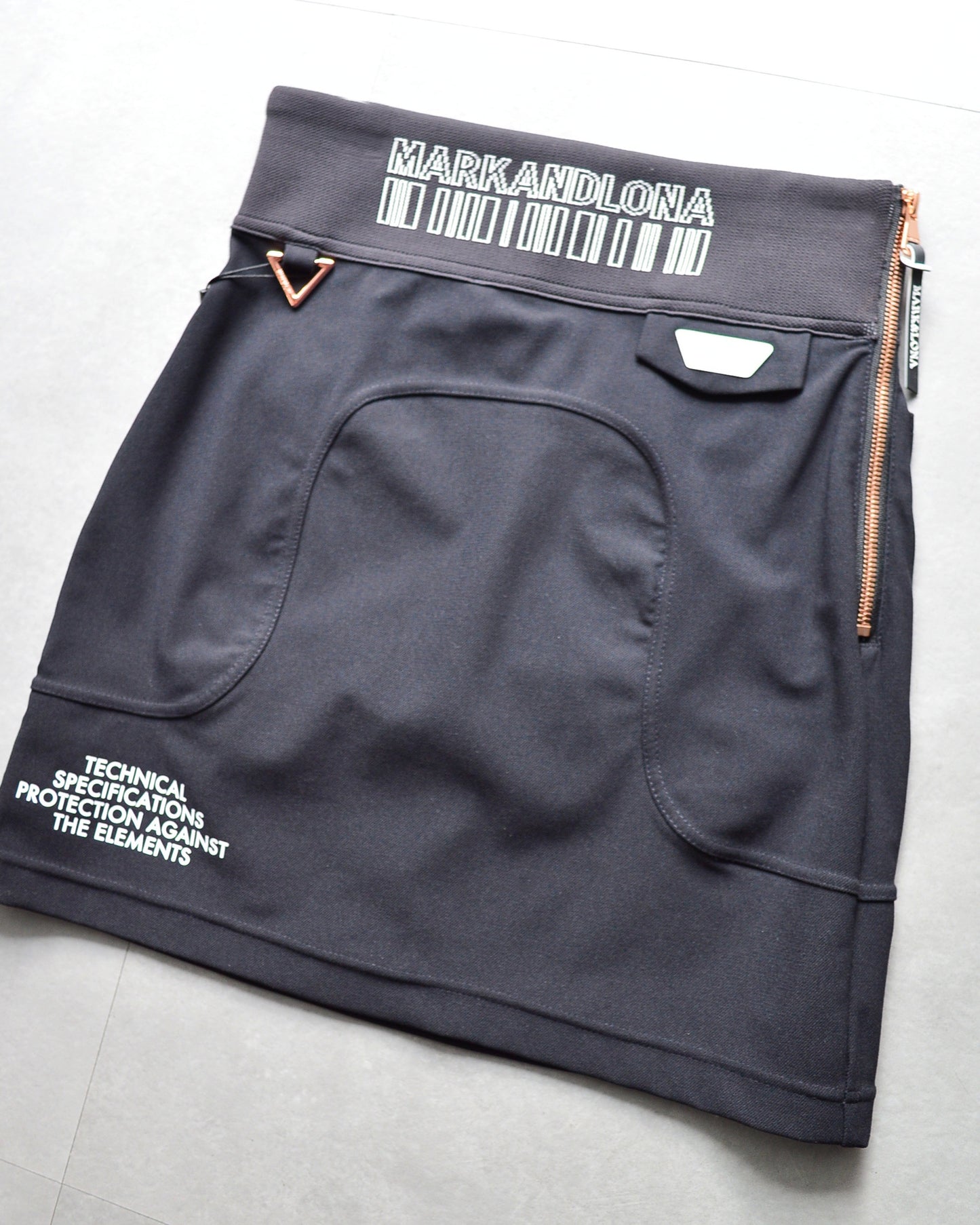 CD10-EBSK | WOMEN / BLACK