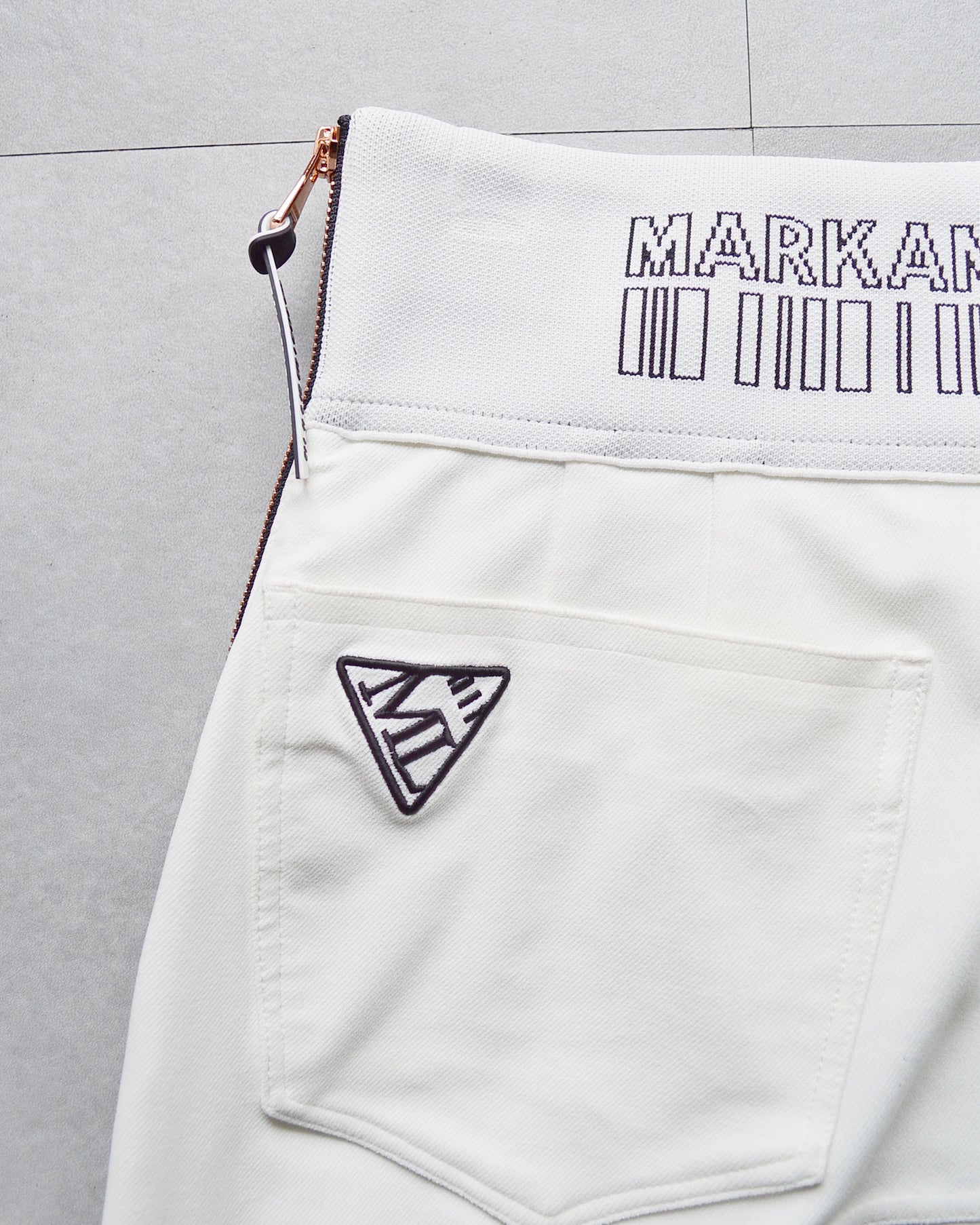 CD10-EBSK | WOMEN / WHITE
