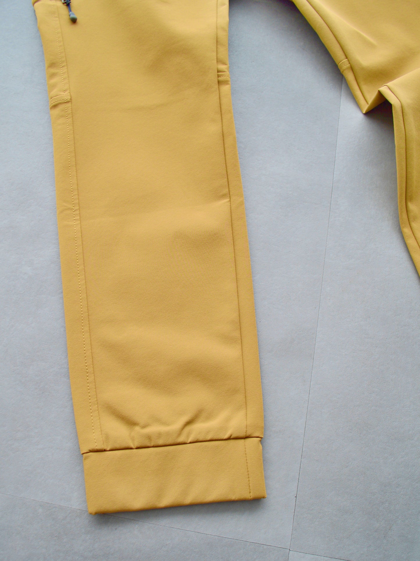 Tweak Zip Pants| MEN / BEIGE