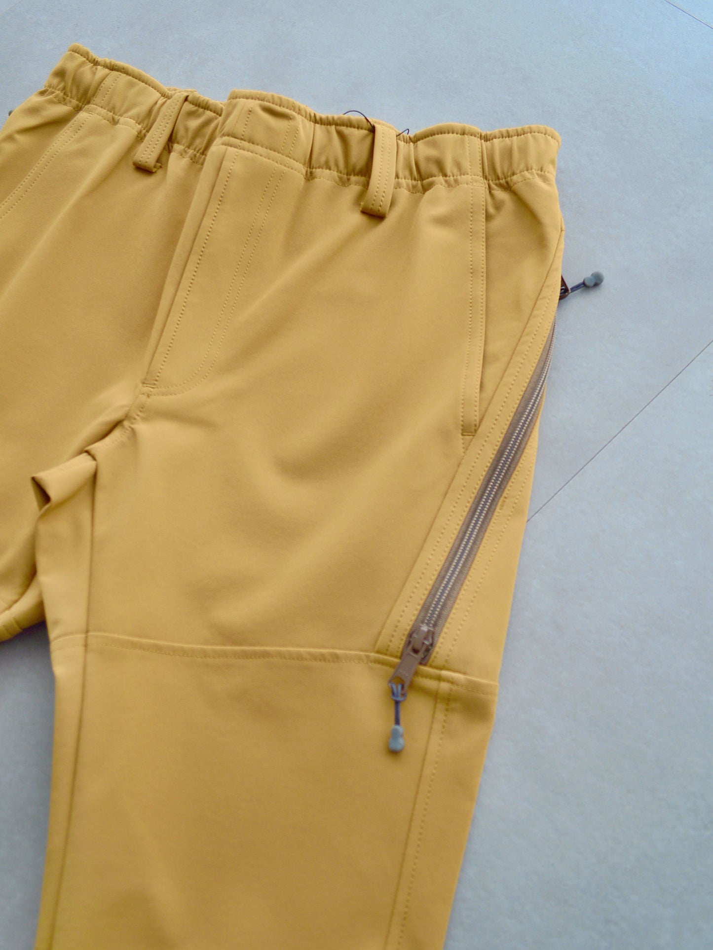 Tweak Zip Pants| MEN / BEIGE