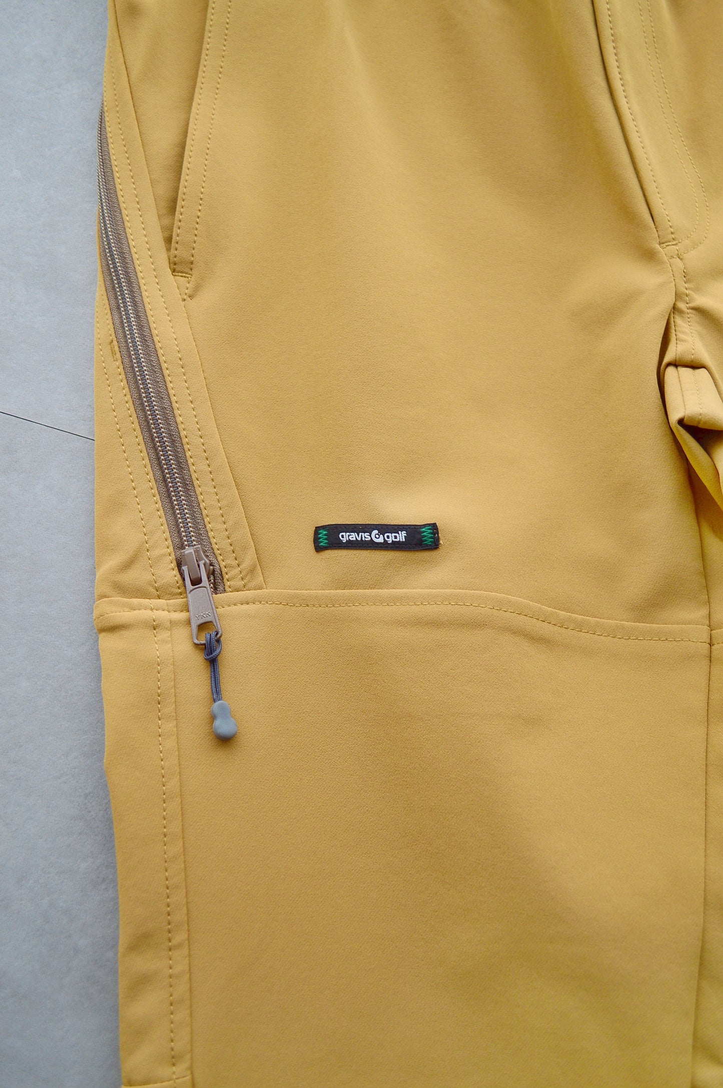 Tweak Zip Pants| MEN / BEIGE