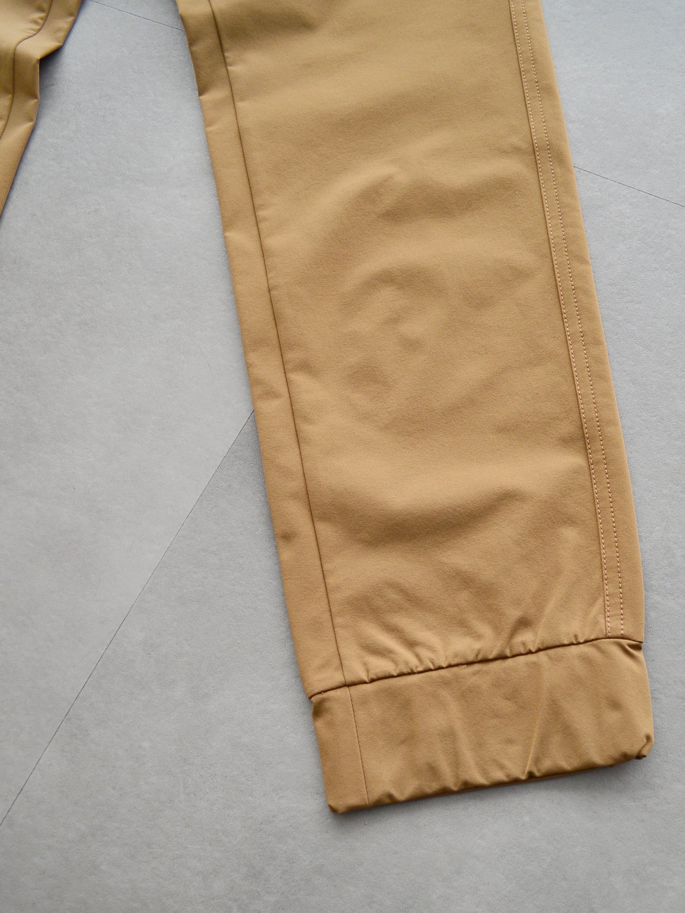 Side Zip Jogger Pants| MEN / BROWN