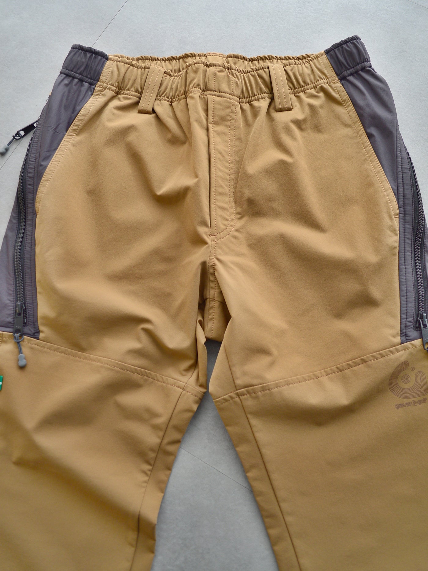 Side Zip Jogger Pants| MEN / BROWN