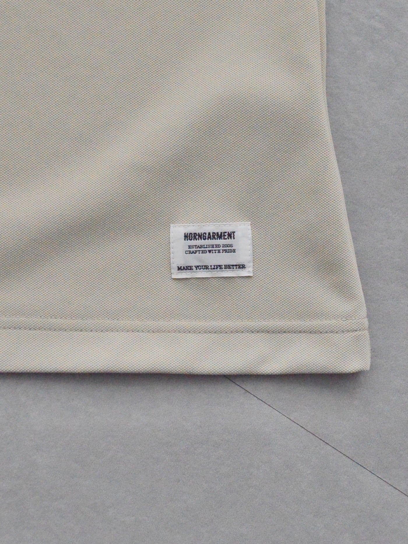 YLB Felix Mock Neck Tee | WOMEN / BEIGE