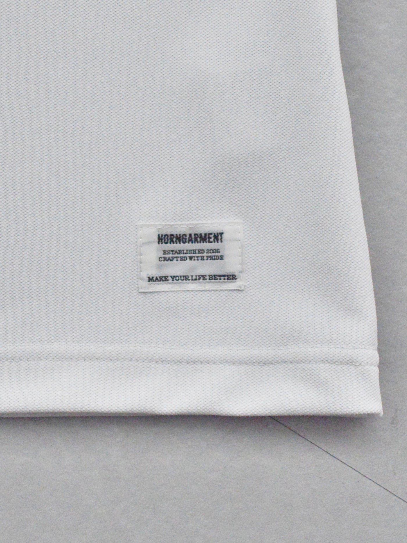 YLB Felix Mock Neck Tee | WOMEN / WHITE