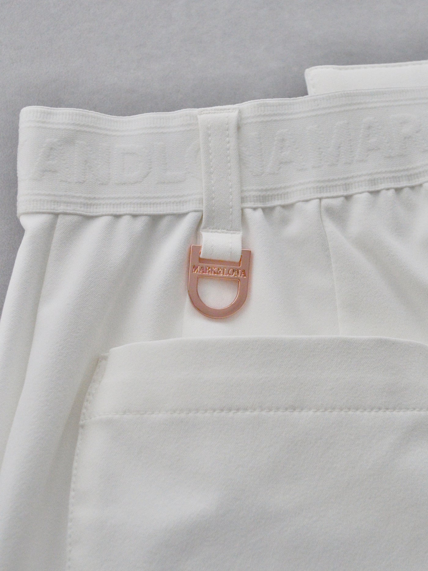 CD12-AYSK | WOMEN / WHITE