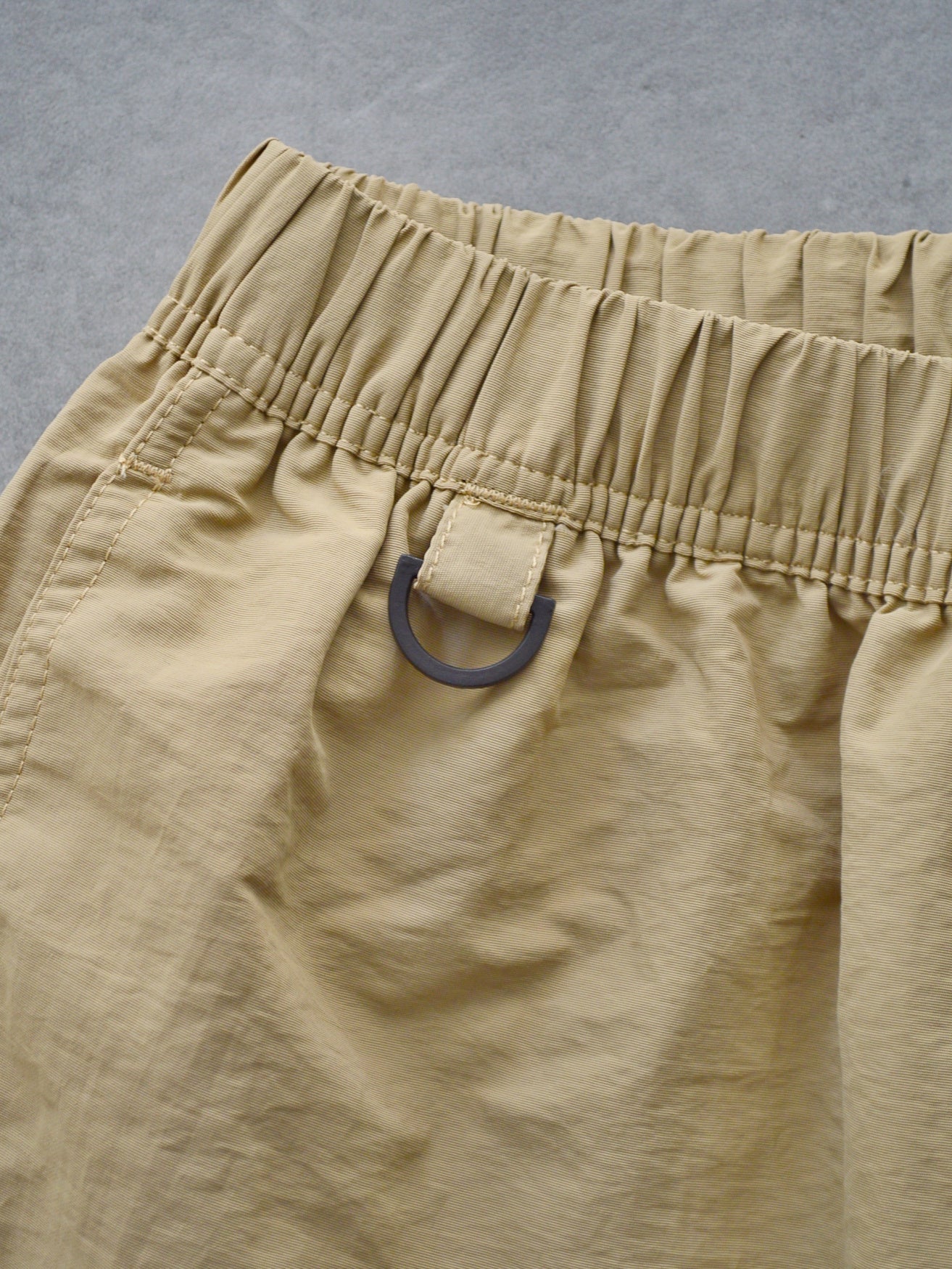 Nylon Short Pants| MEN / BEIGE