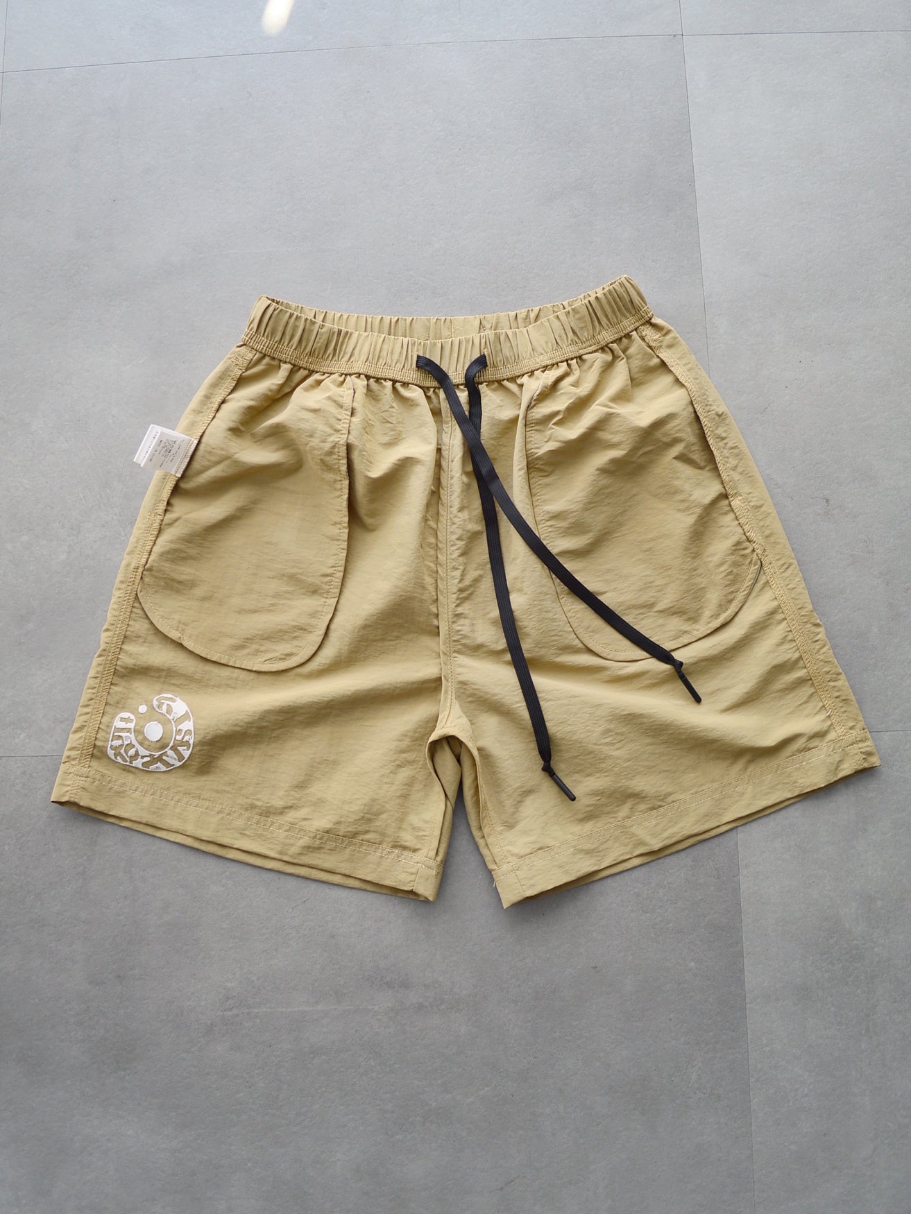 Nylon Short Pants| MEN / BEIGE