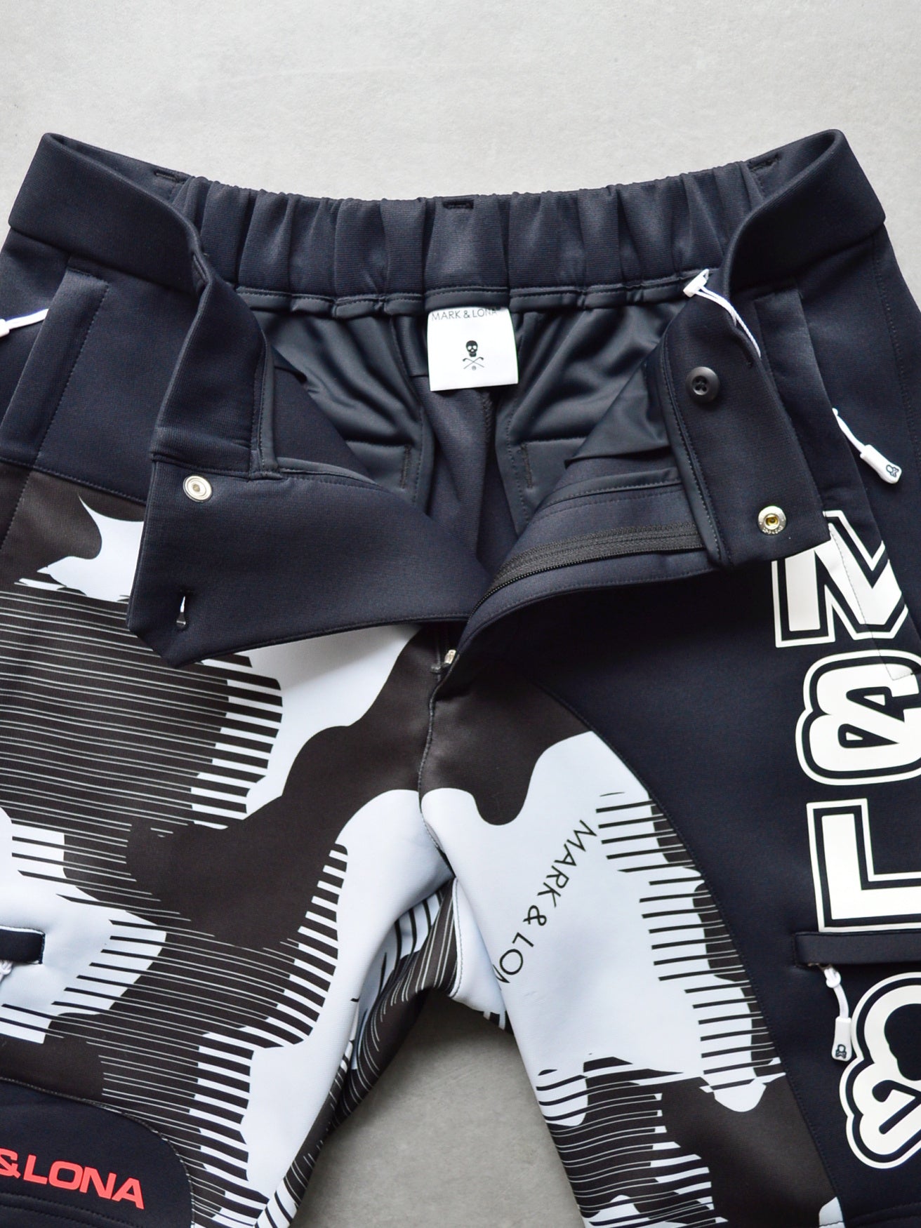 Flow Camo Shorts | MEN / BLACK