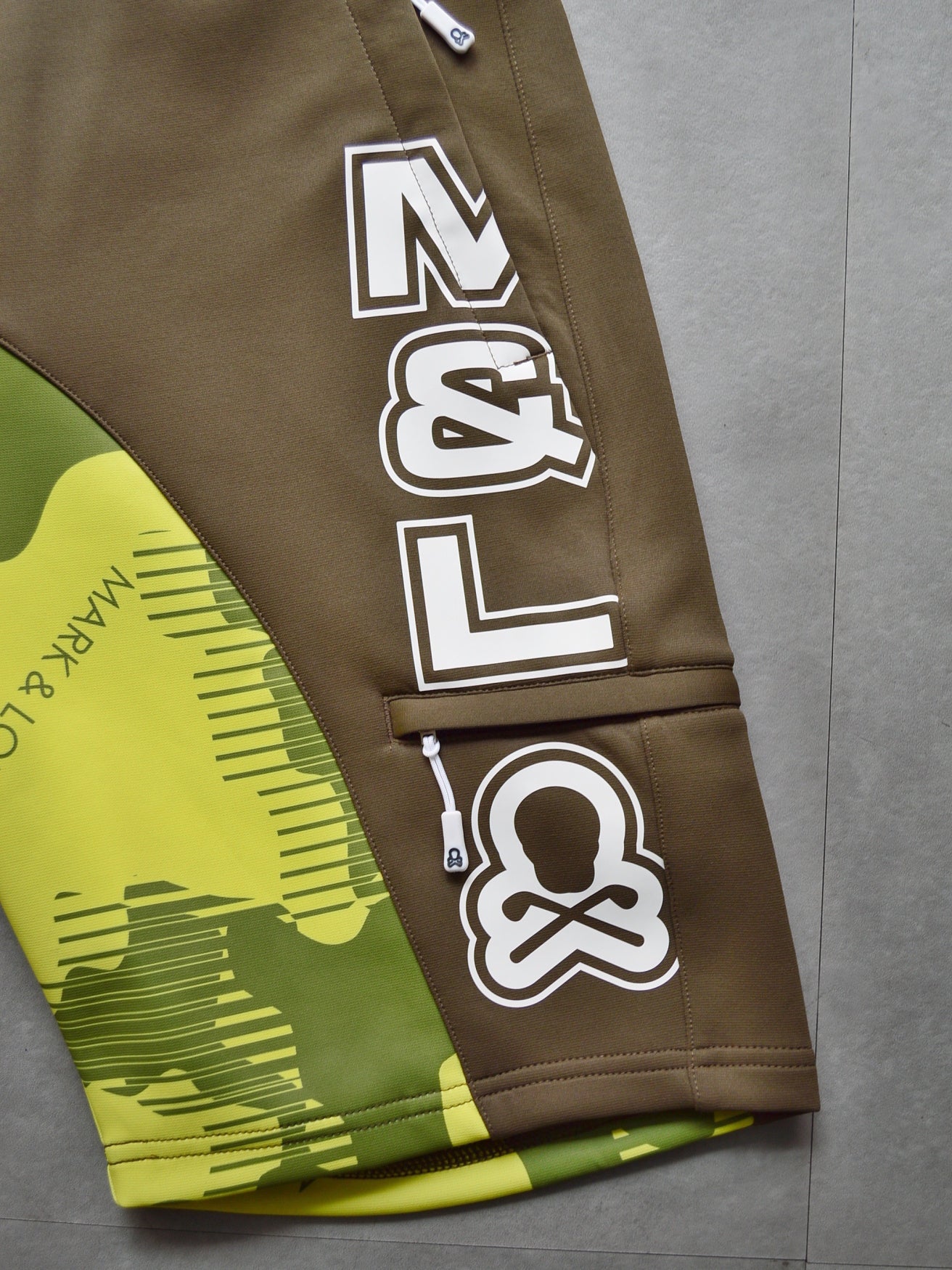 Flow Camo Shorts | MEN / YELLOW