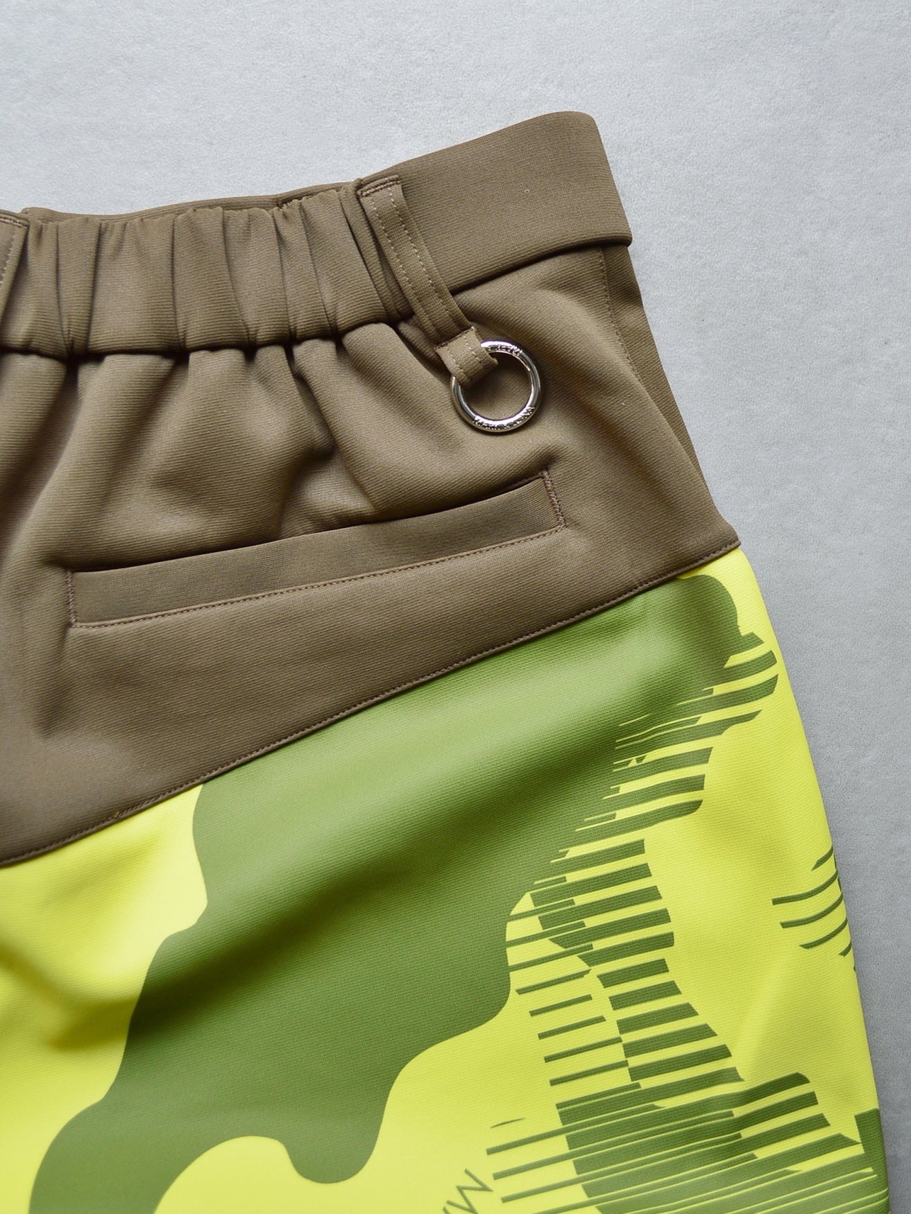 Flow Camo Shorts | MEN / YELLOW