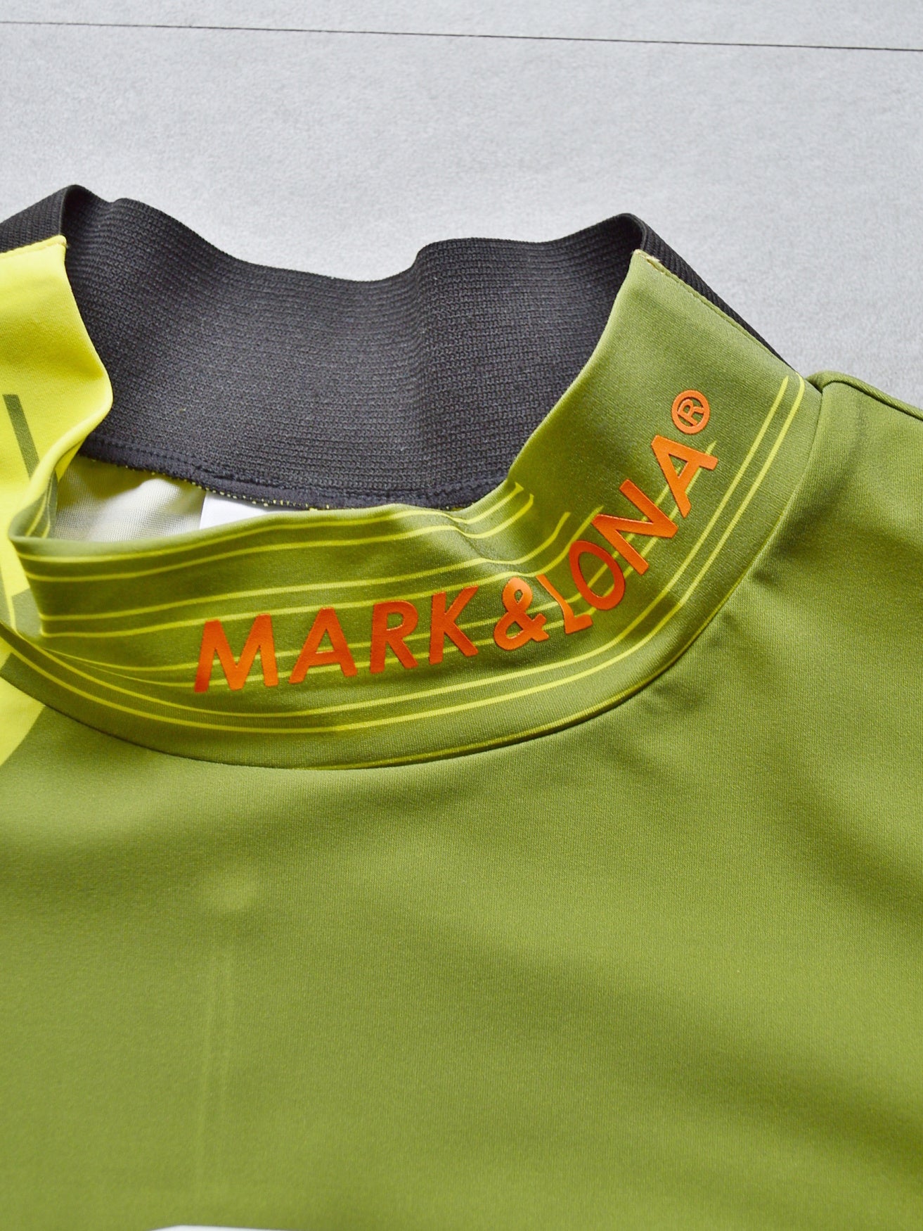 Flow Camo Mock Neck Tee | MEN / YELLOW