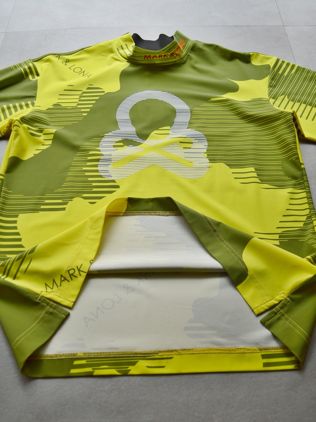 Flow Camo Mock Neck Tee | MEN / YELLOW