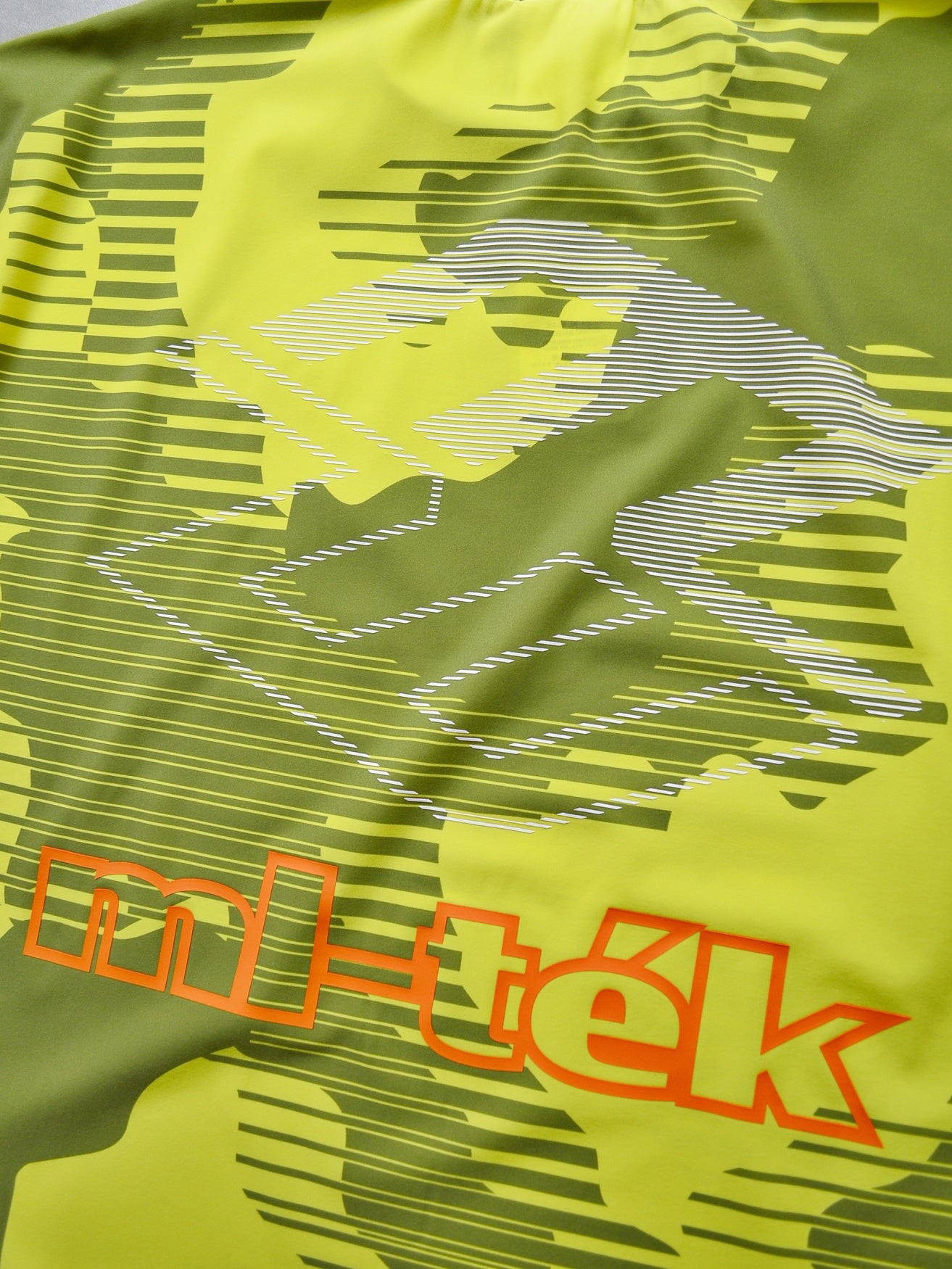 Flow Camo Mock Neck Tee | MEN / YELLOW
