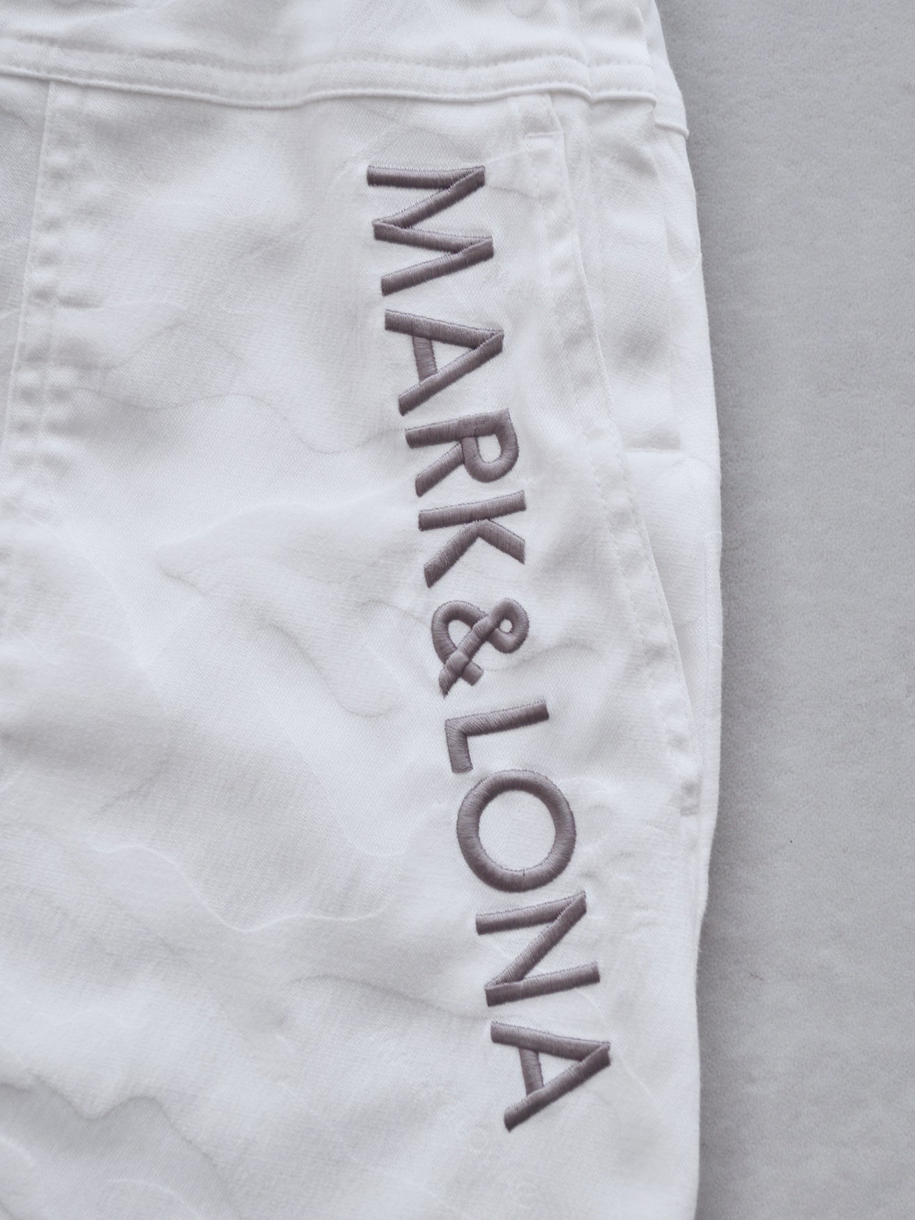 Gauge Trapeze Mini Skirt | WOMEN / WHITE