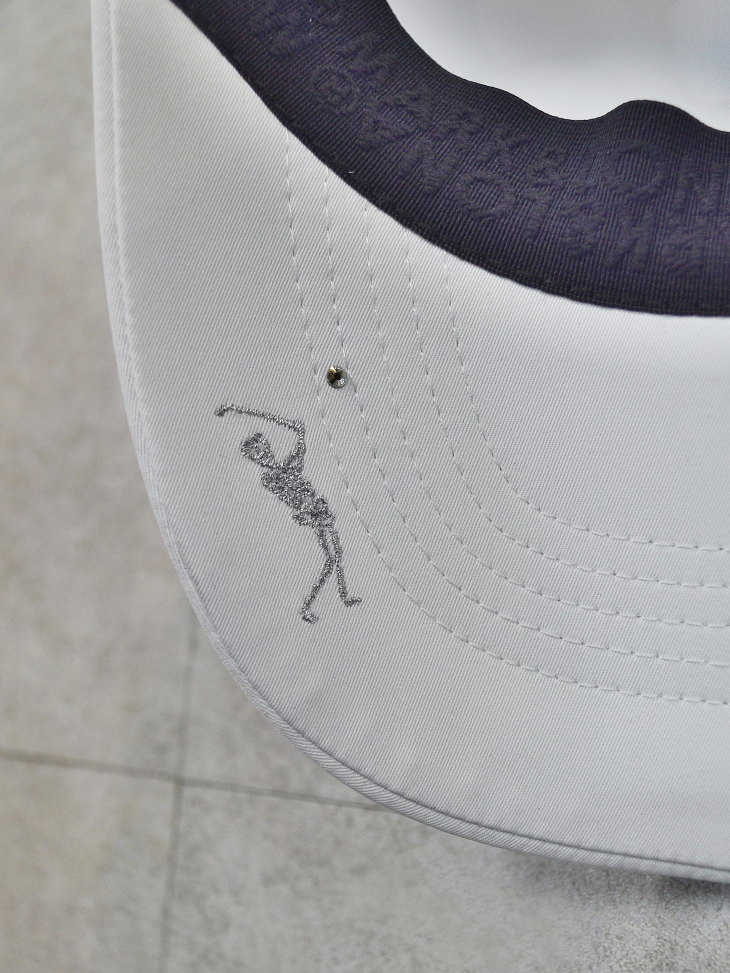 Option Crystal Flag Cap | MEN and WOMEN / WHITE