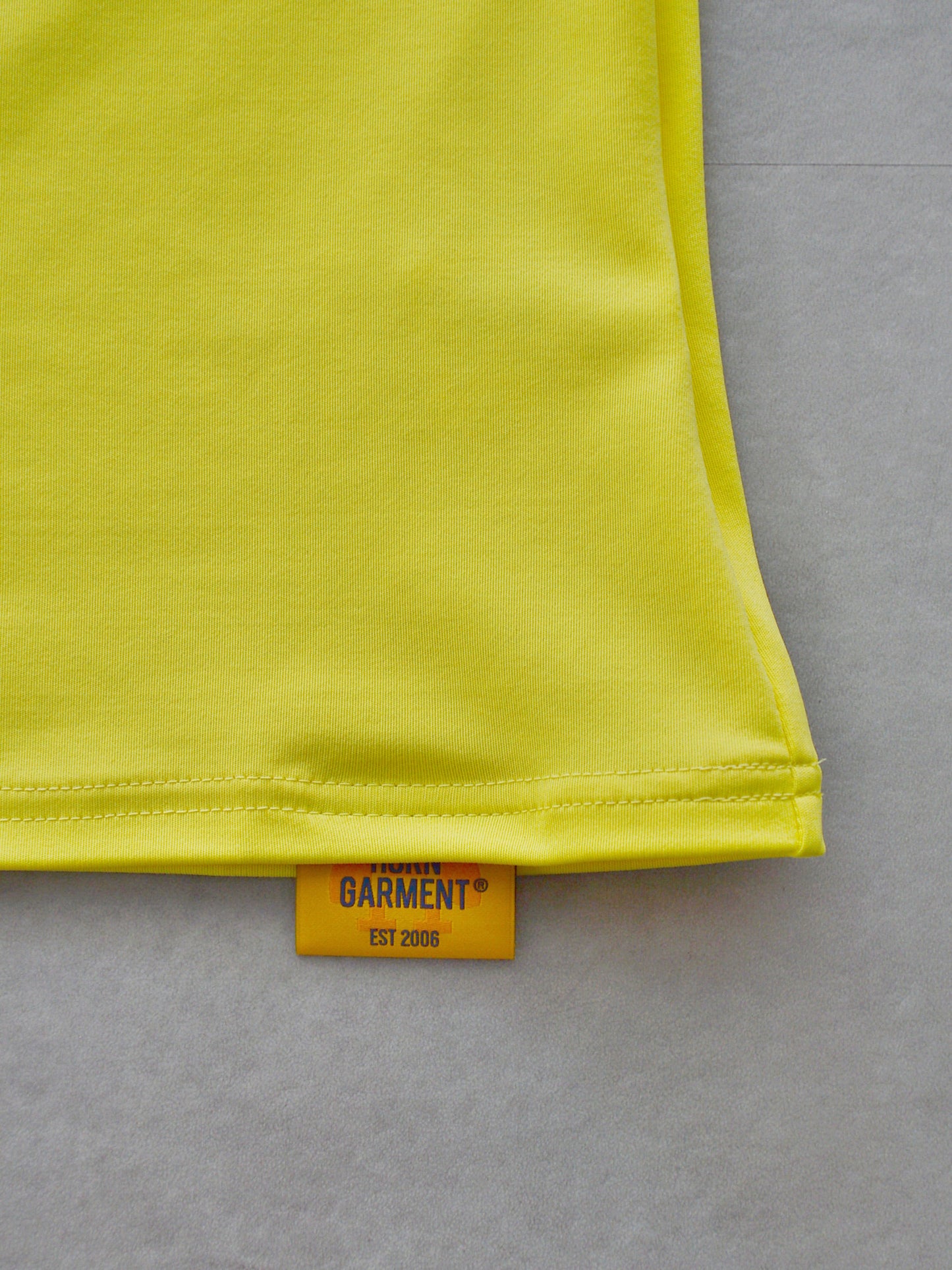 Endless Summer Mock Neck – Tom and Jerry Edition | WOMEN / YELLOW