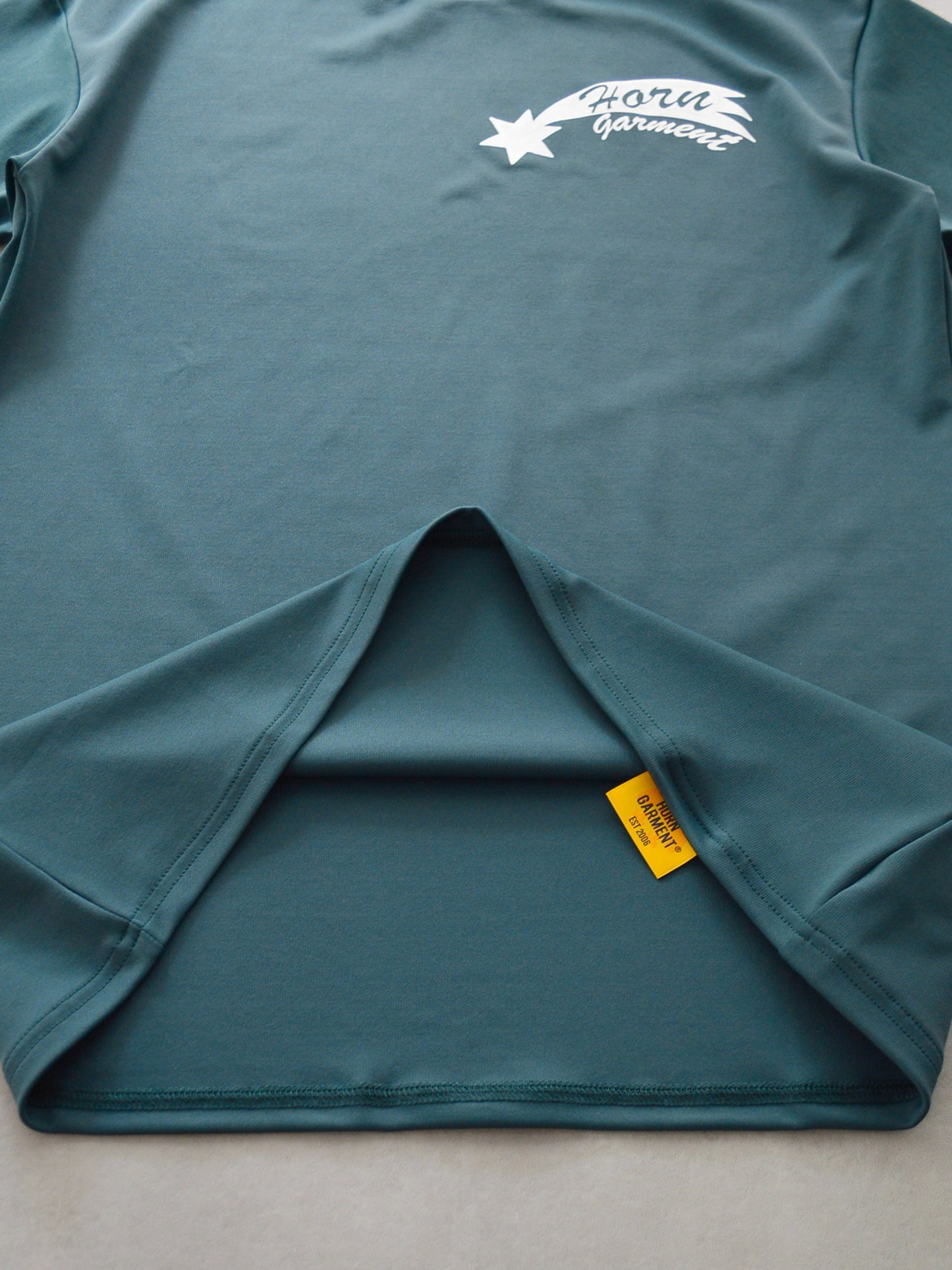 One On Wacky TEE | MEN / GREEN