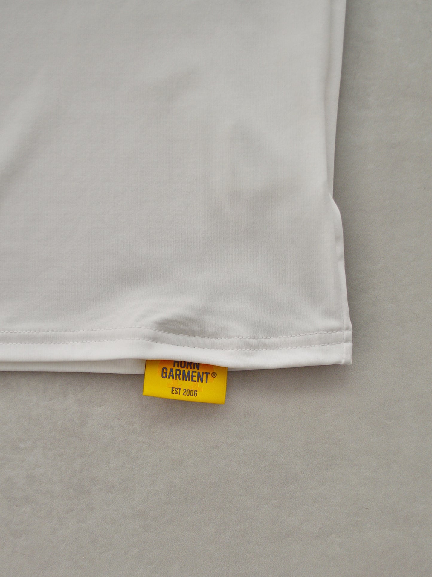 One On Wacky TEE | MEN / WHITE