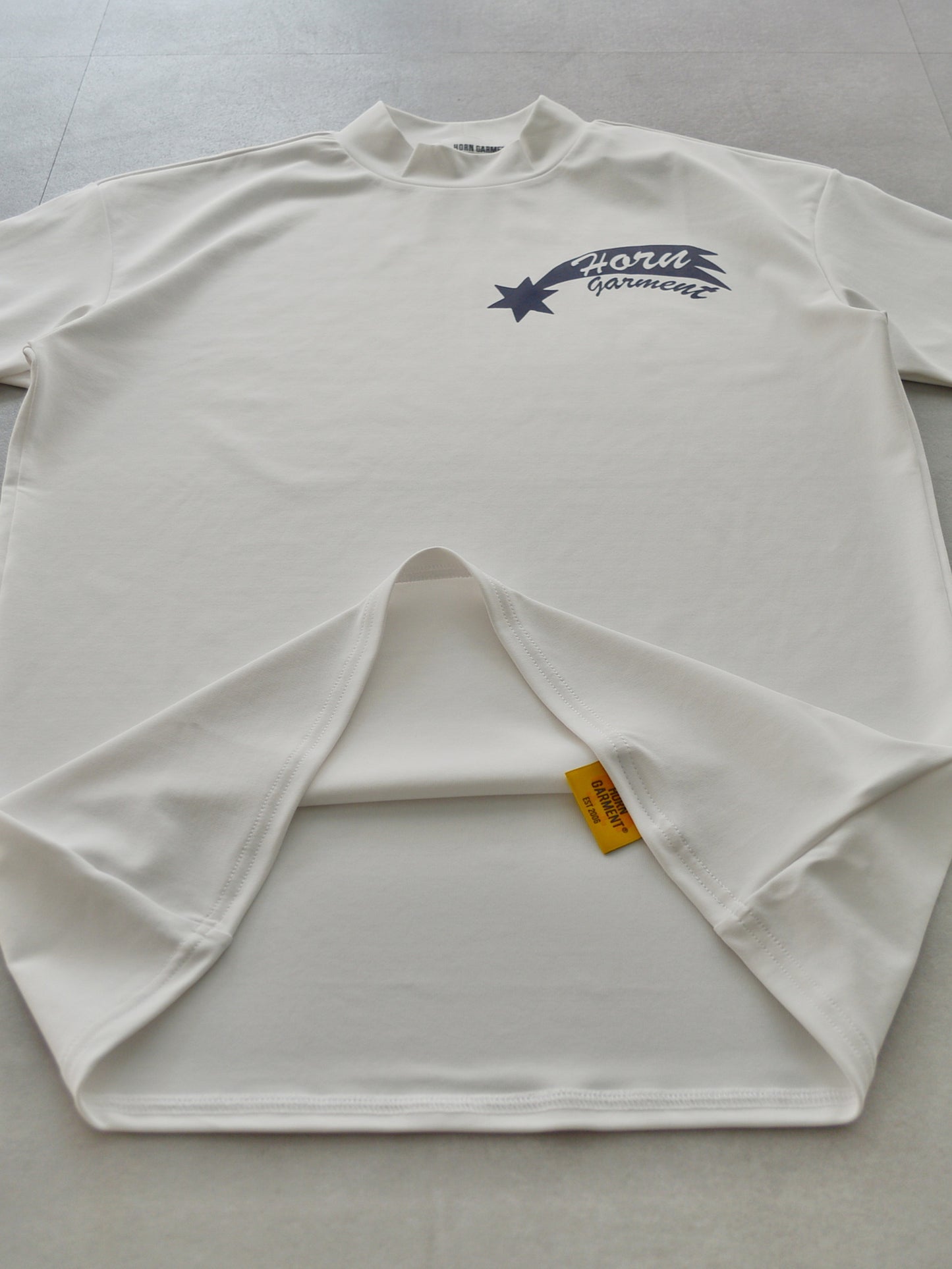 One On Wacky TEE | MEN / WHITE