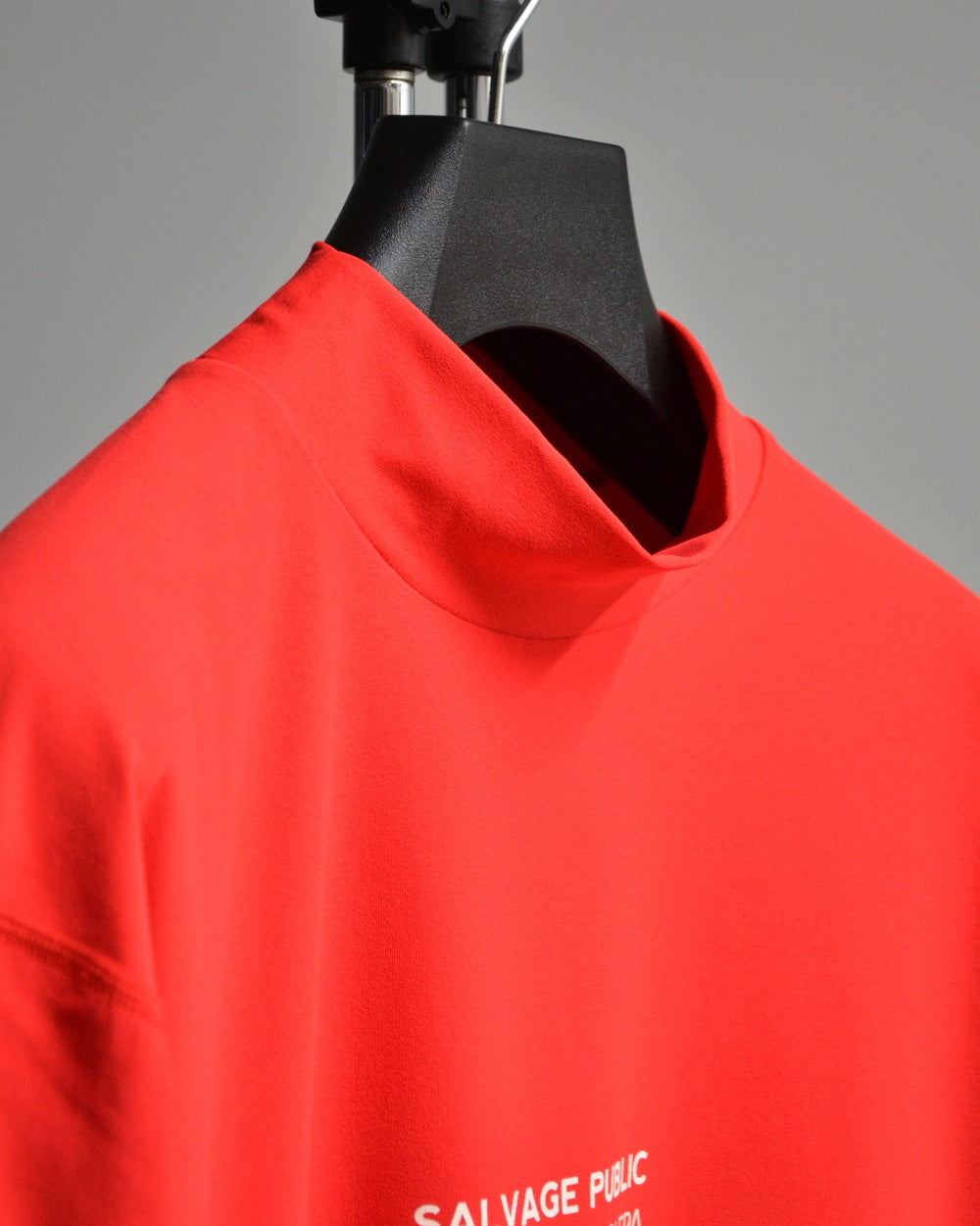 SALVAGE PUBLIC Kolepa サルベージ パブリック コレパ SURFモックネックTEE(Kolepa Stamp)/ RED