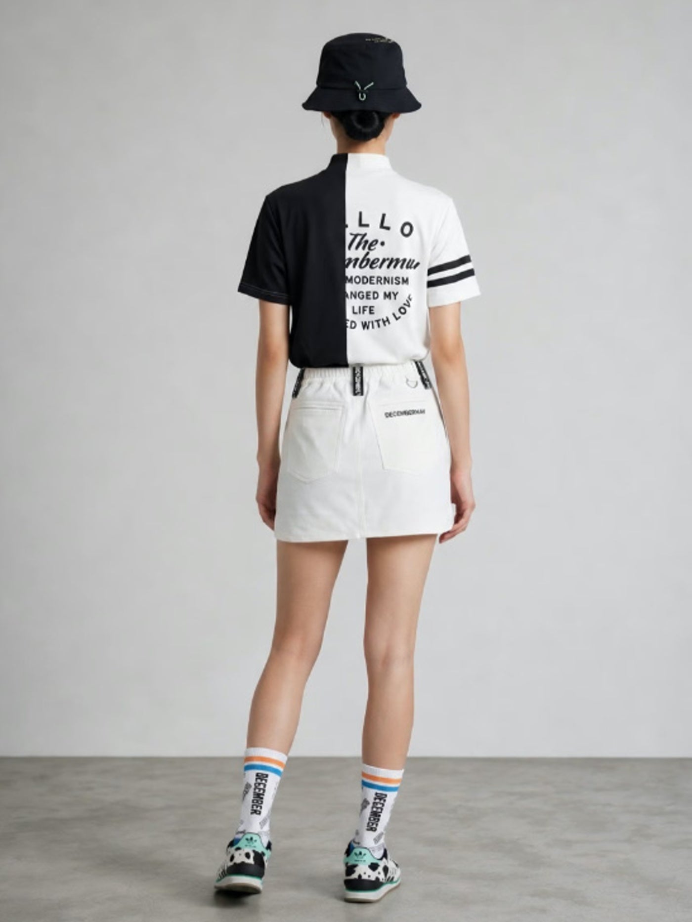 (DECEMBER MAY) Lovers tiger bicolor mock neck / WOMEN  / BLACK×WHITE
