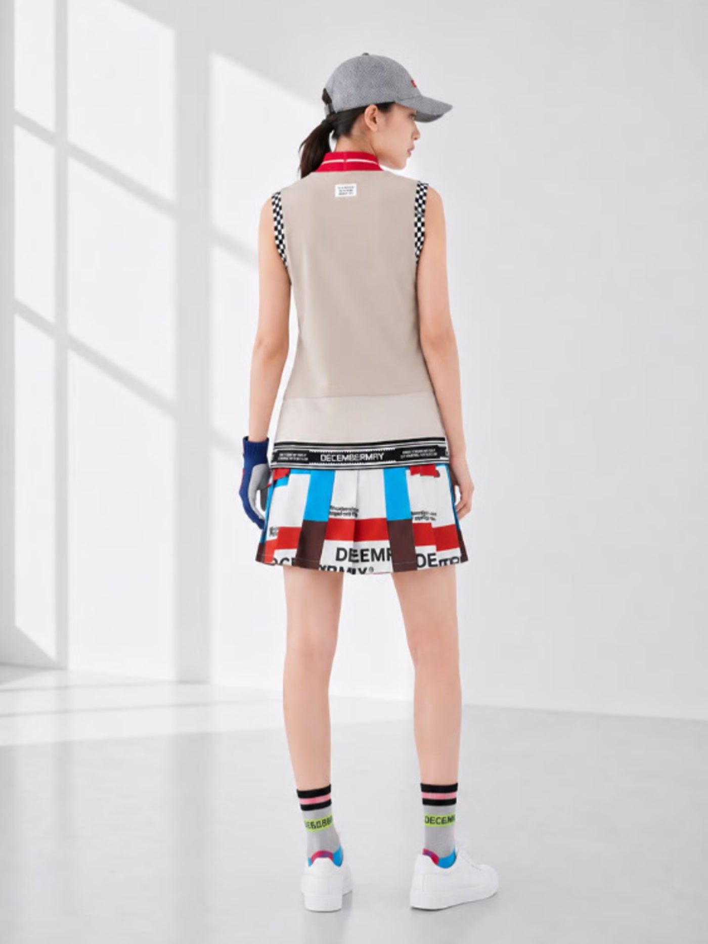 (DECEMBER MAY) Mesh-paneled sleeve less mock neck  / WOMEN  / BEIGE