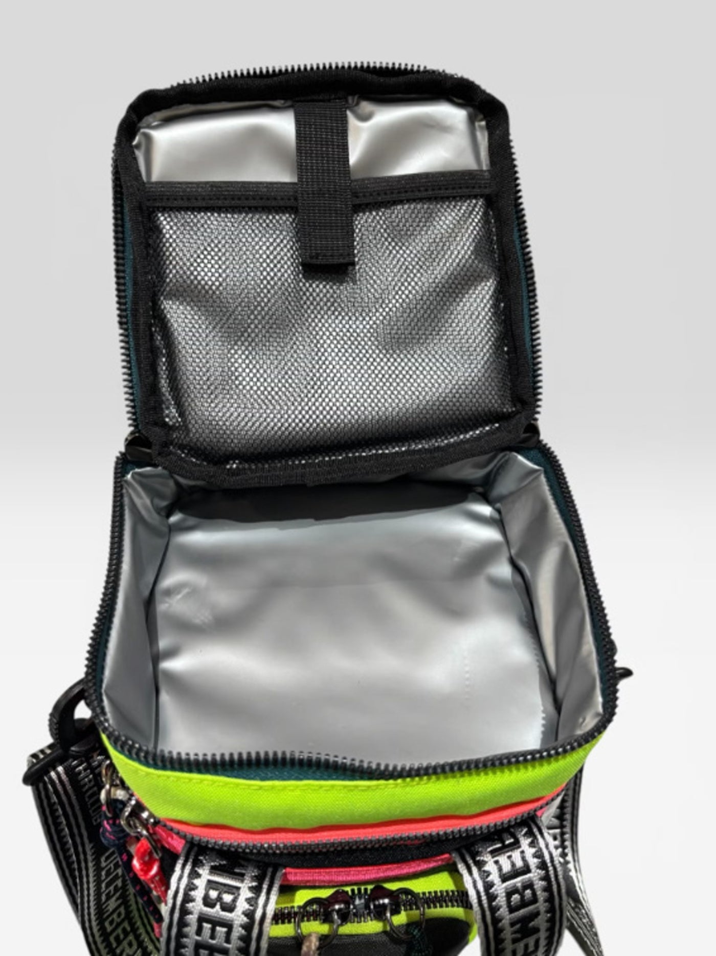 (DECEMBER MAY) Color pattern ice bag/ UNISEX / BLACK