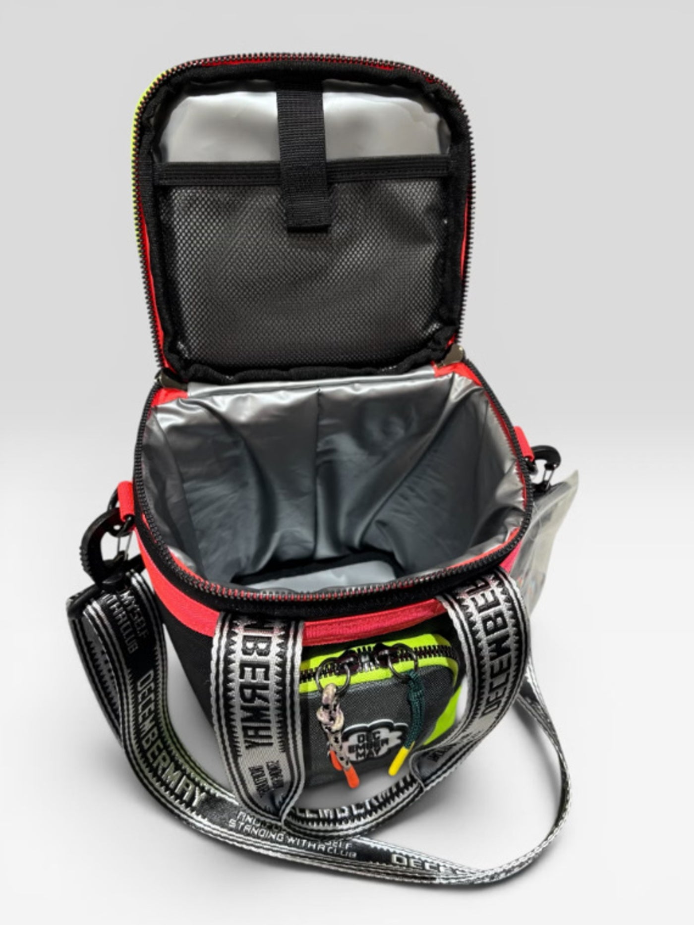 (DECEMBER MAY) Color pattern ice bag/ UNISEX / BLACK