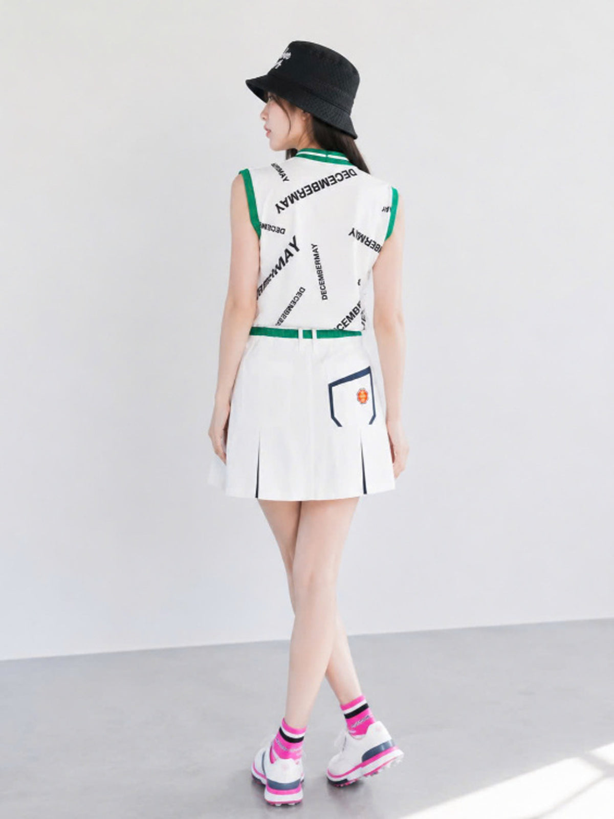 (DECEMBER MAY) Asymmetry pleats skirt / WOMEN  / WHITE