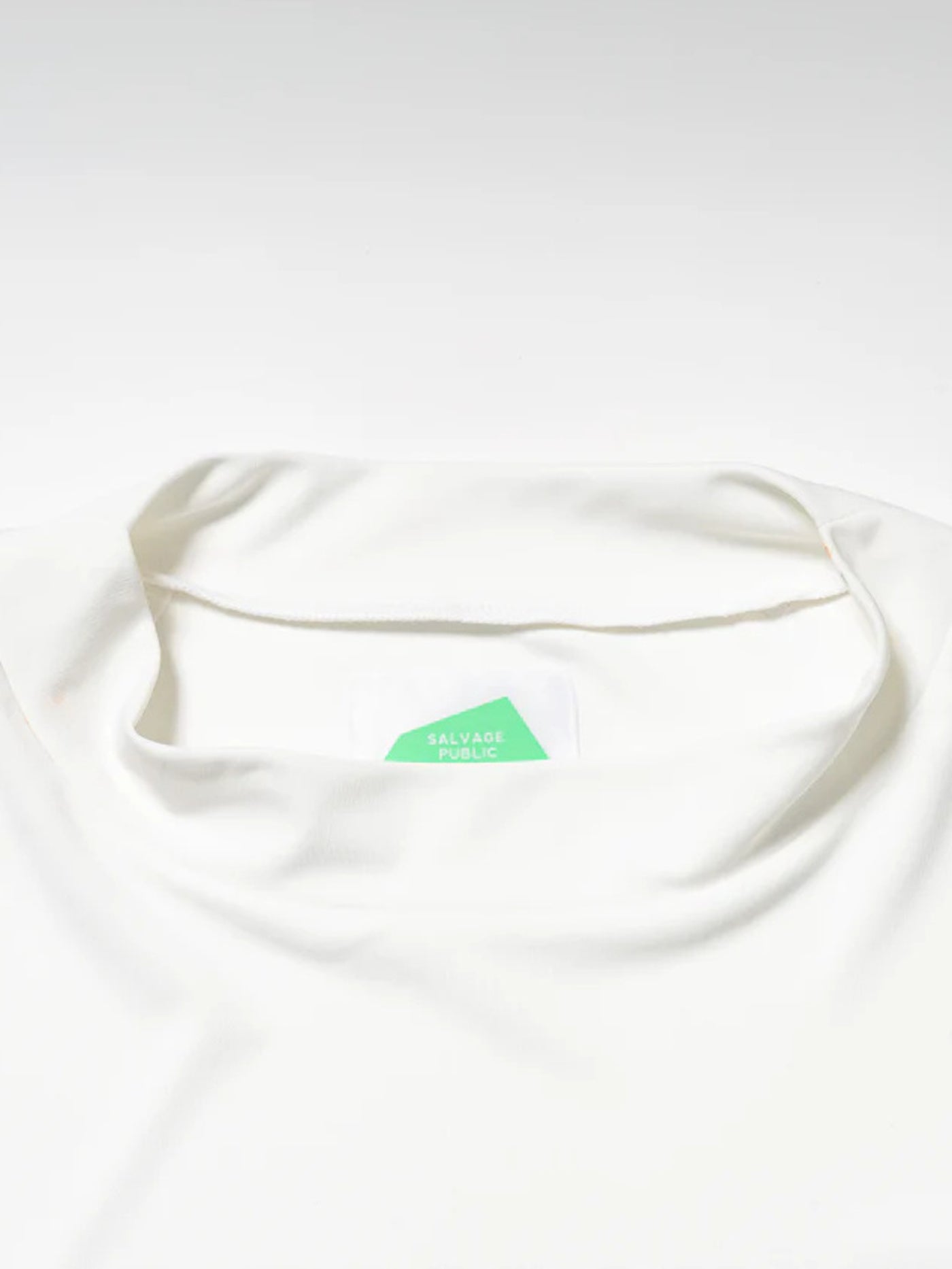 SVKA6001［サルベージパブリックコレパ］パルルモックネックS/S（TEAM KOLEPA) / WHITE