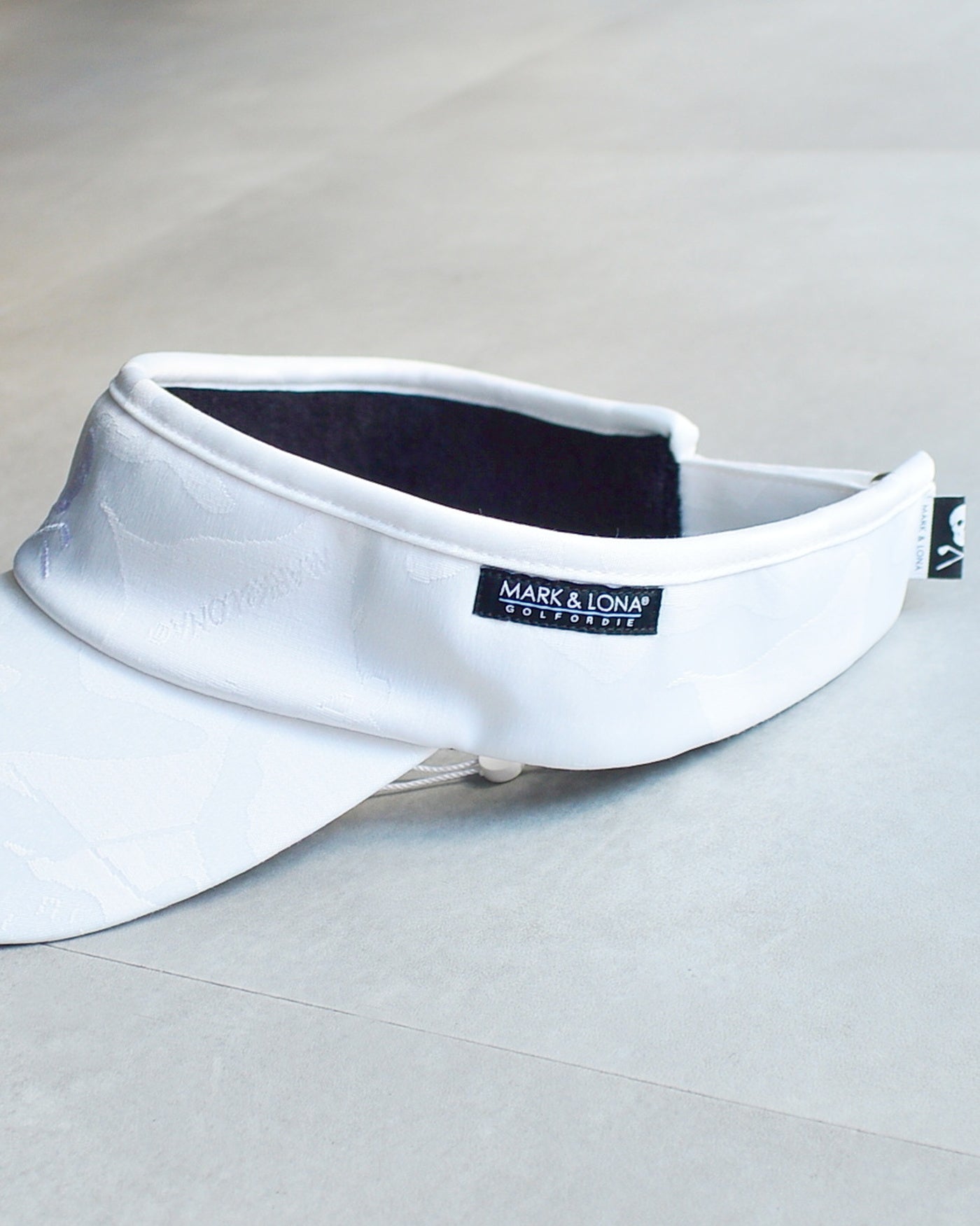 Gauge Neo Sunvisor | MEN and WOMEN / WHITE