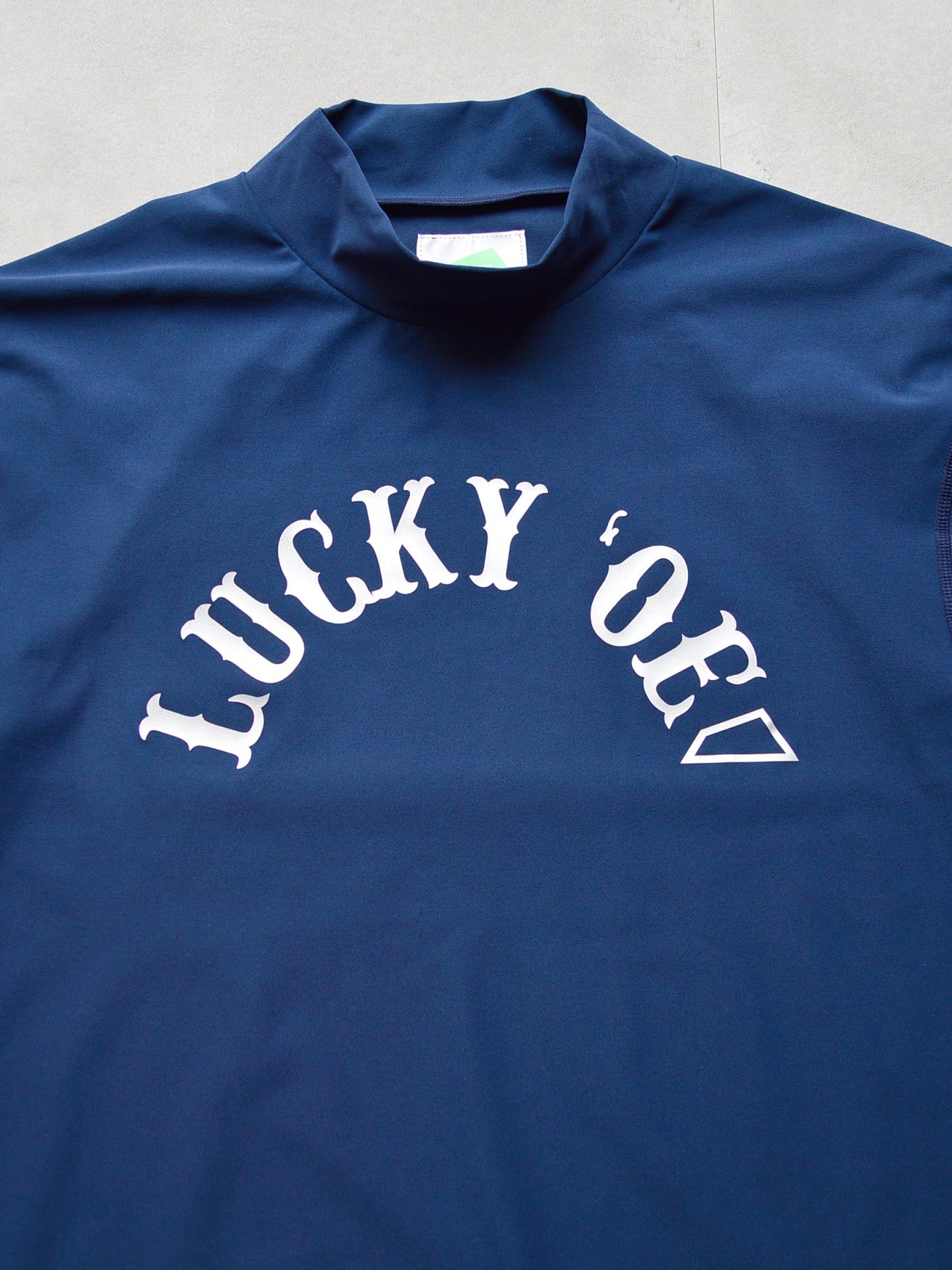 SVKS5028［サルベージパブリックコレパ］SURF モックネック S/S (LUCKY ’OE) / Navy