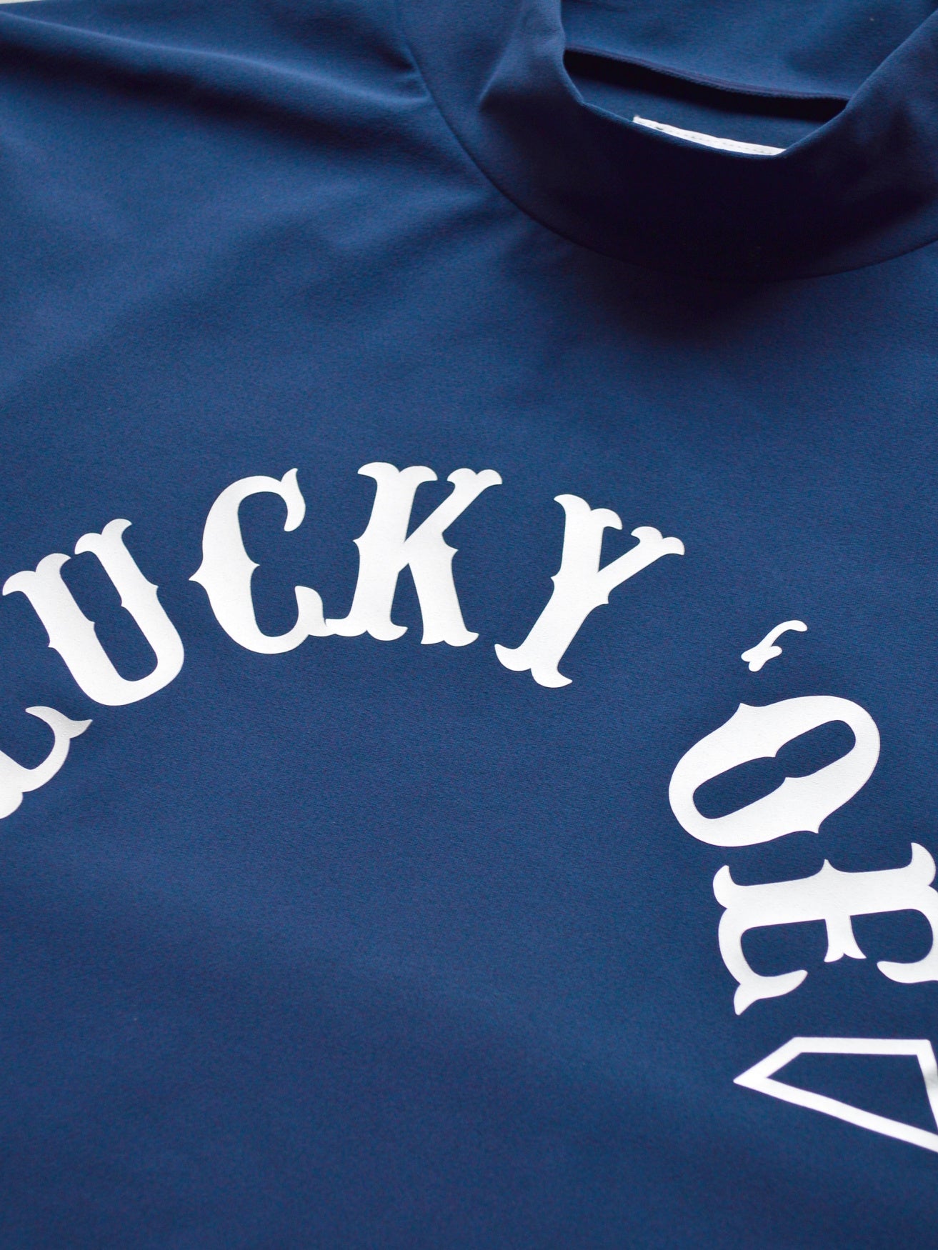SVKS5028［サルベージパブリックコレパ］SURF モックネック S/S (LUCKY ’OE) / Navy