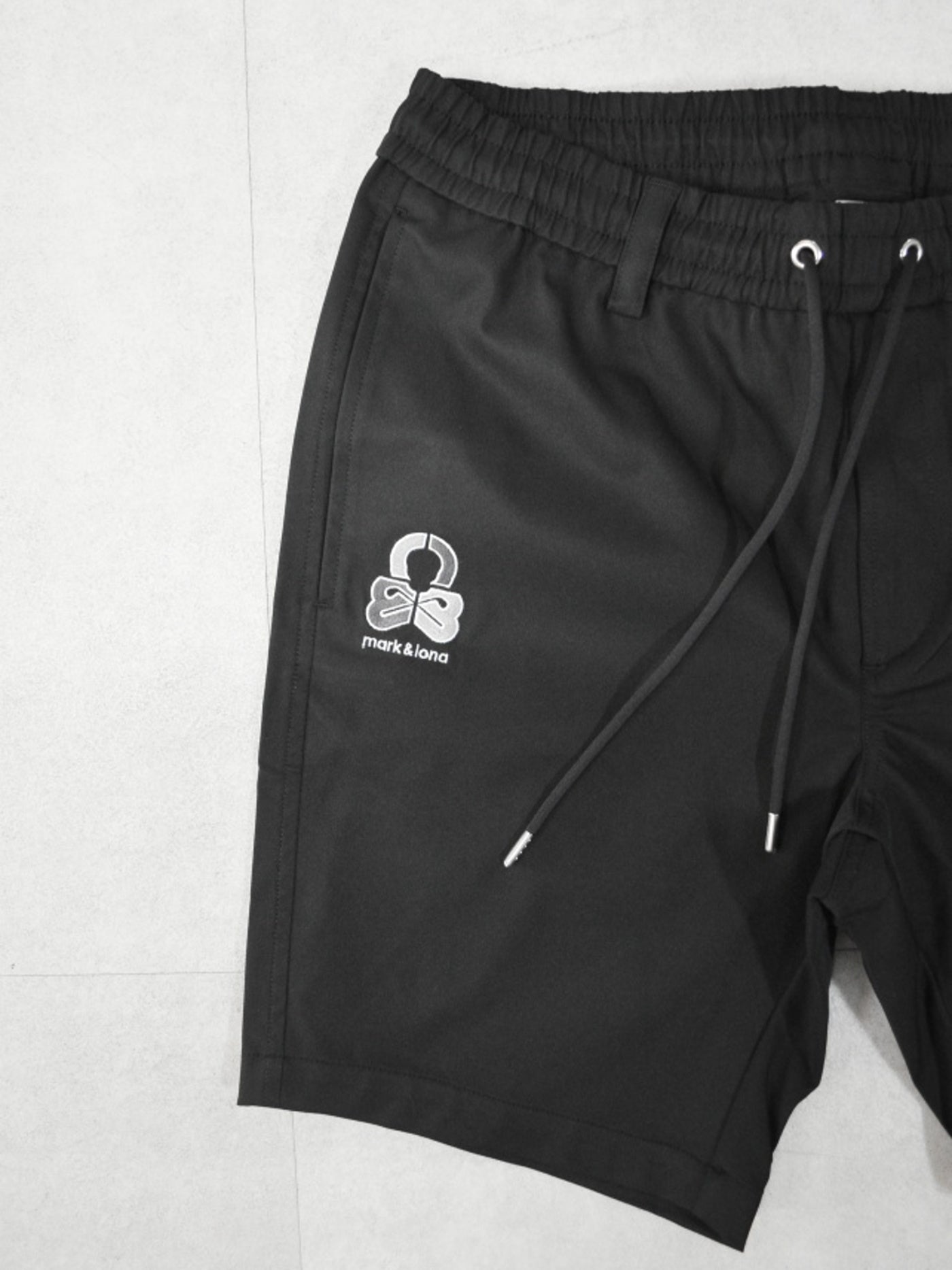 Quadra Performance Twill Golf Shorts | MEN / BLACK