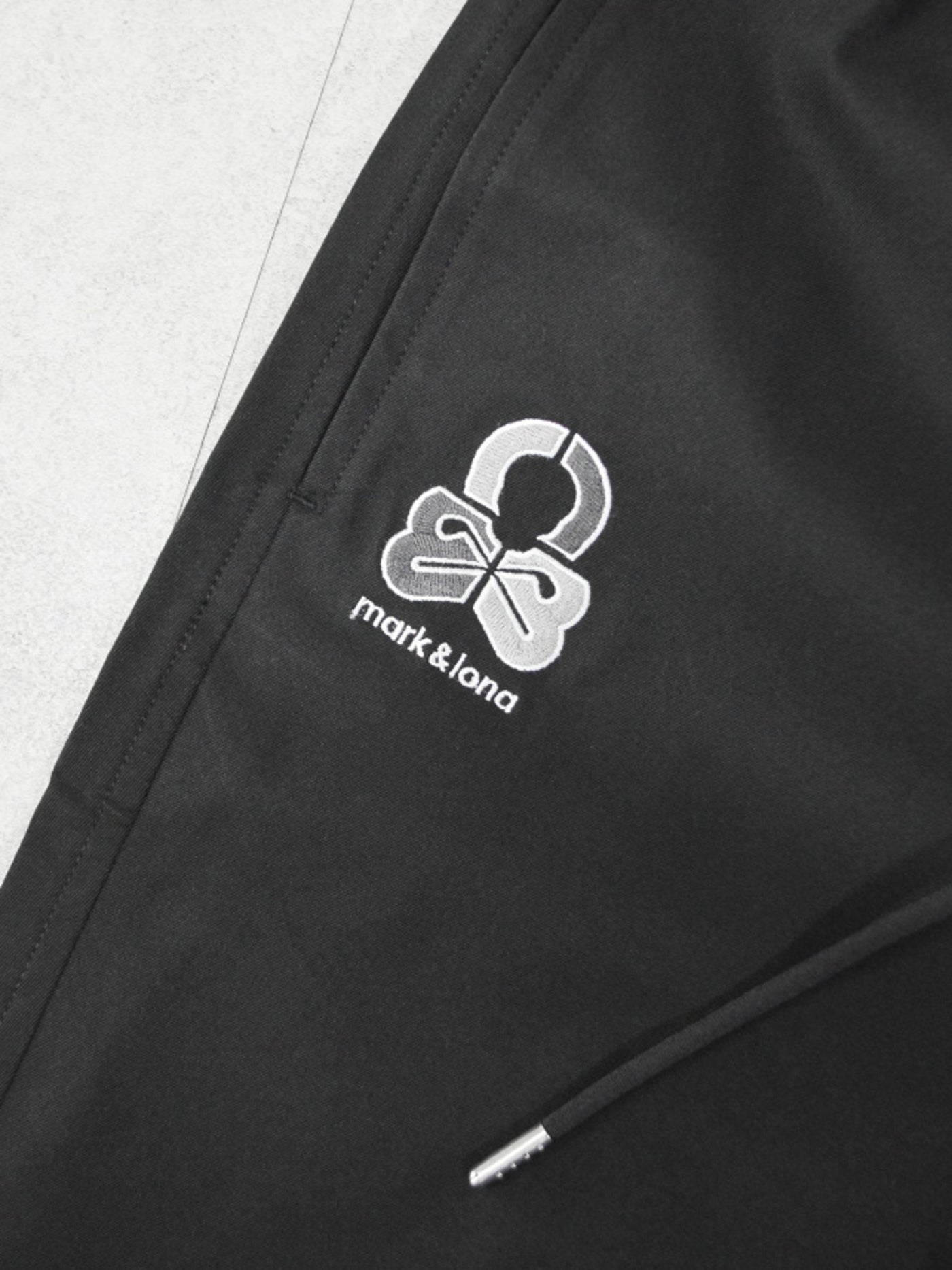 Quadra Performance Twill Golf Shorts | MEN / BLACK