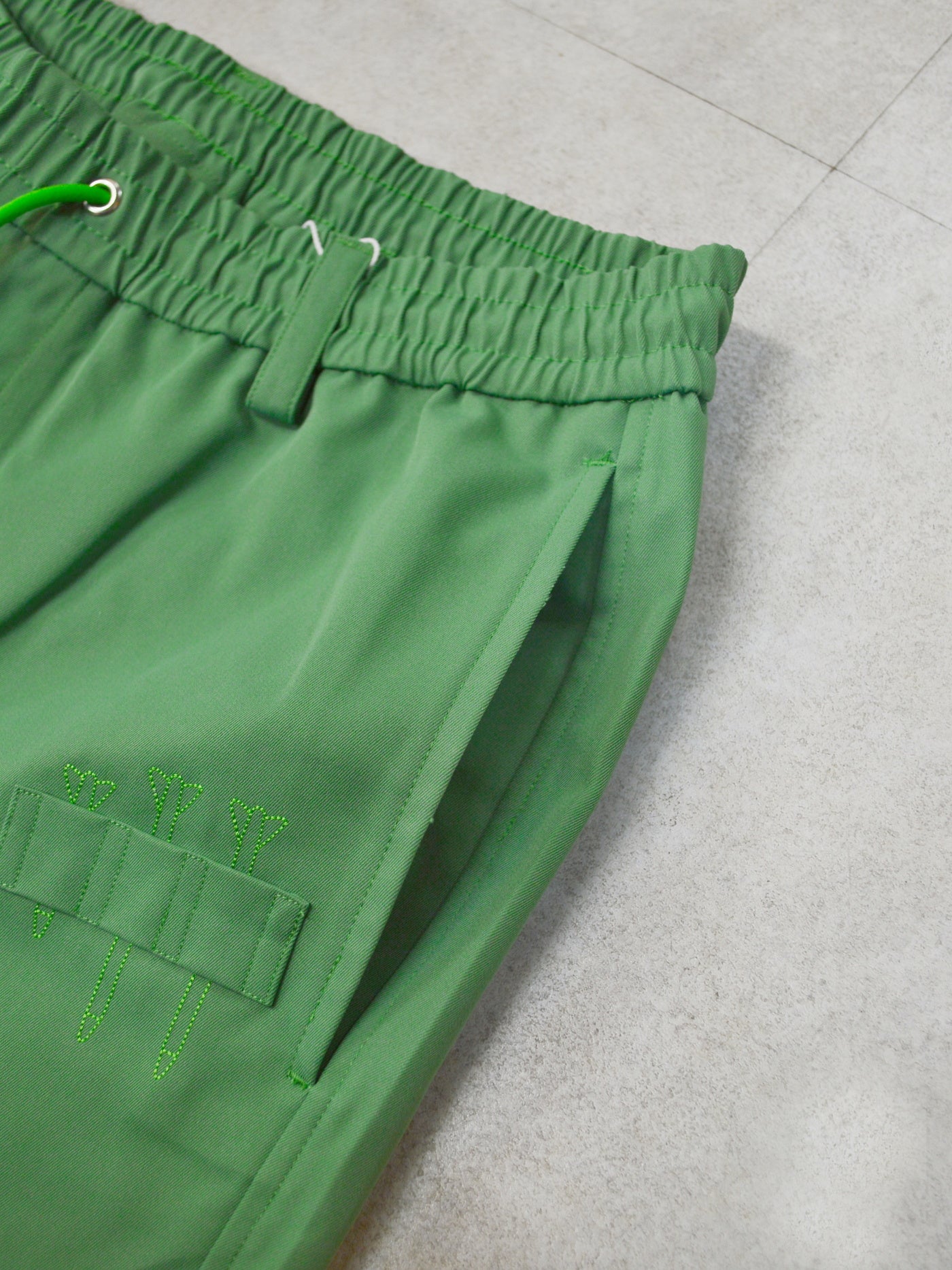 Quadra Performance Twill Golf Shorts | MEN / GREEN