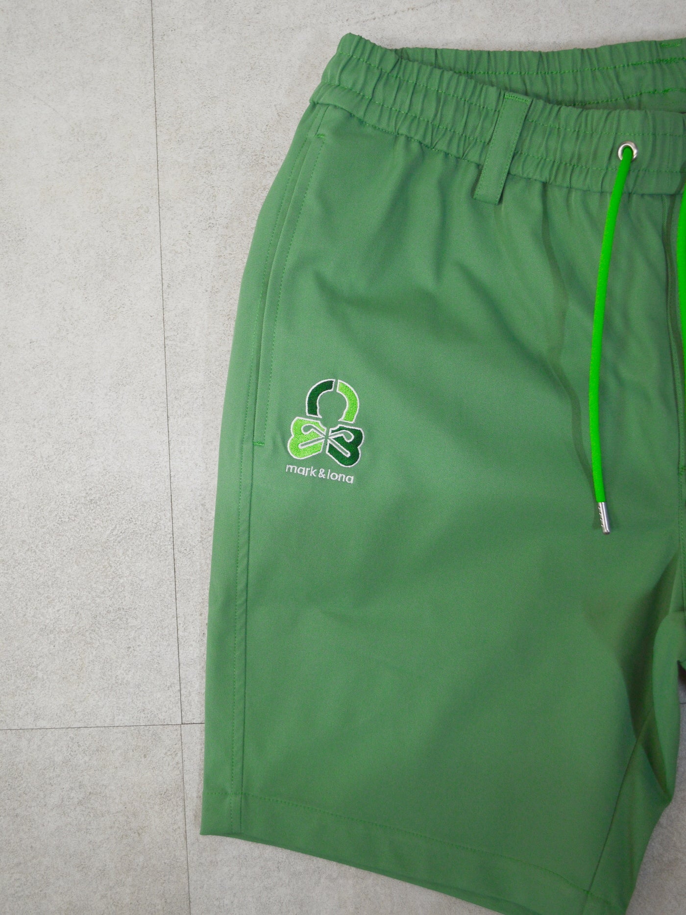 Quadra Performance Twill Golf Shorts | MEN / GREEN