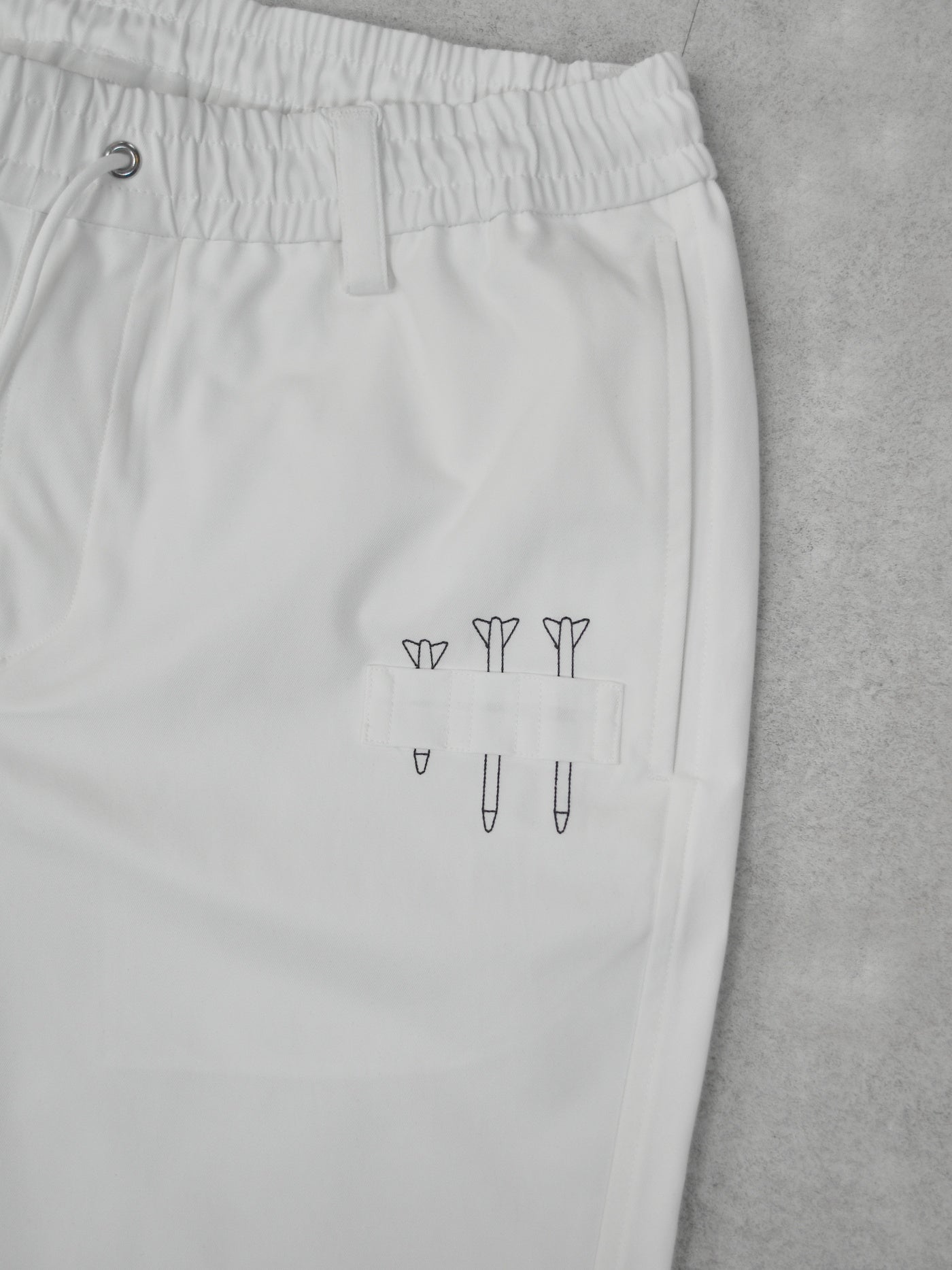 Quadra Performance Twill Golf Shorts | MEN / WHITE