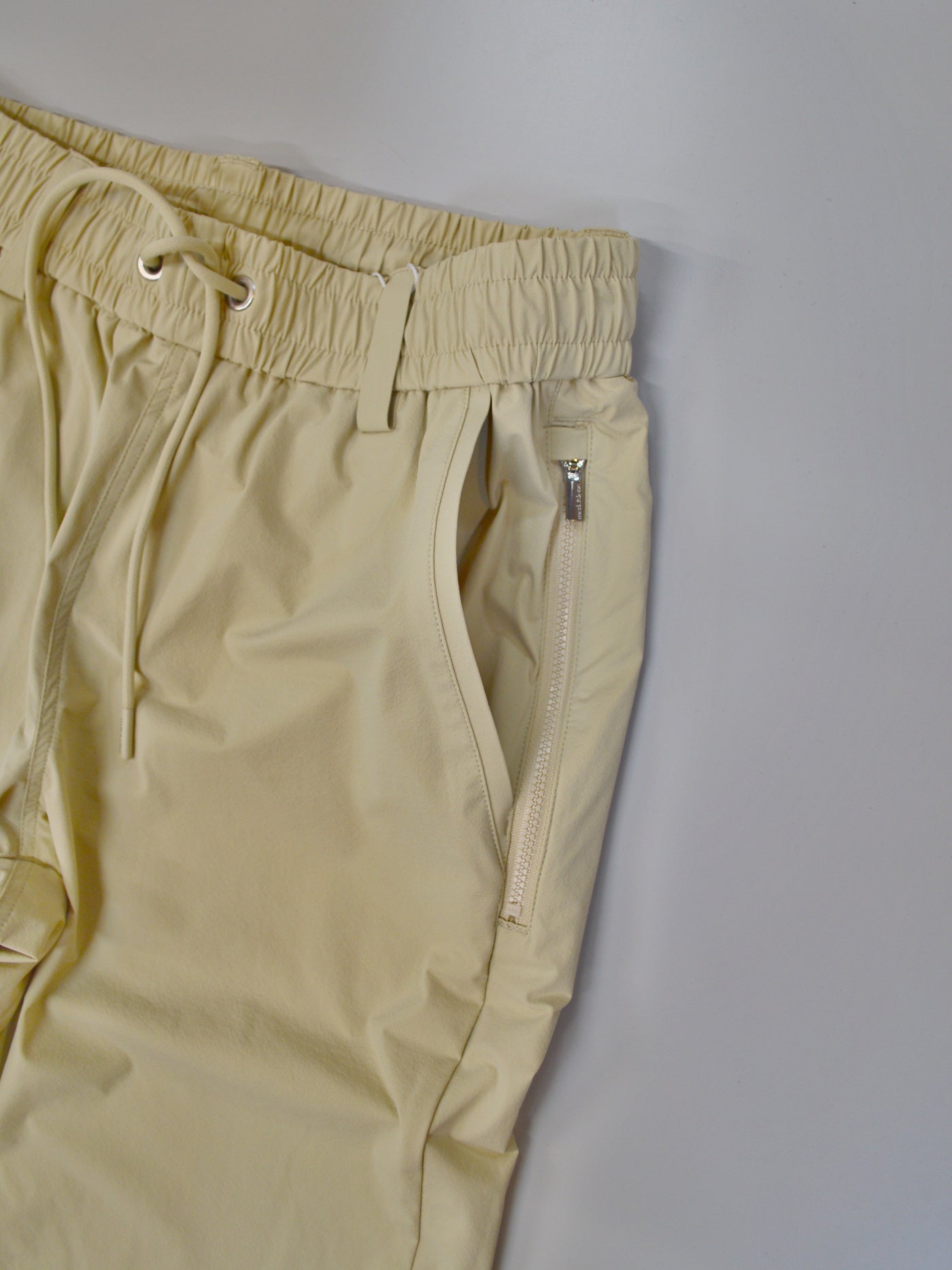 Rogue Airflow Tech Pants | MEN / BEIGE