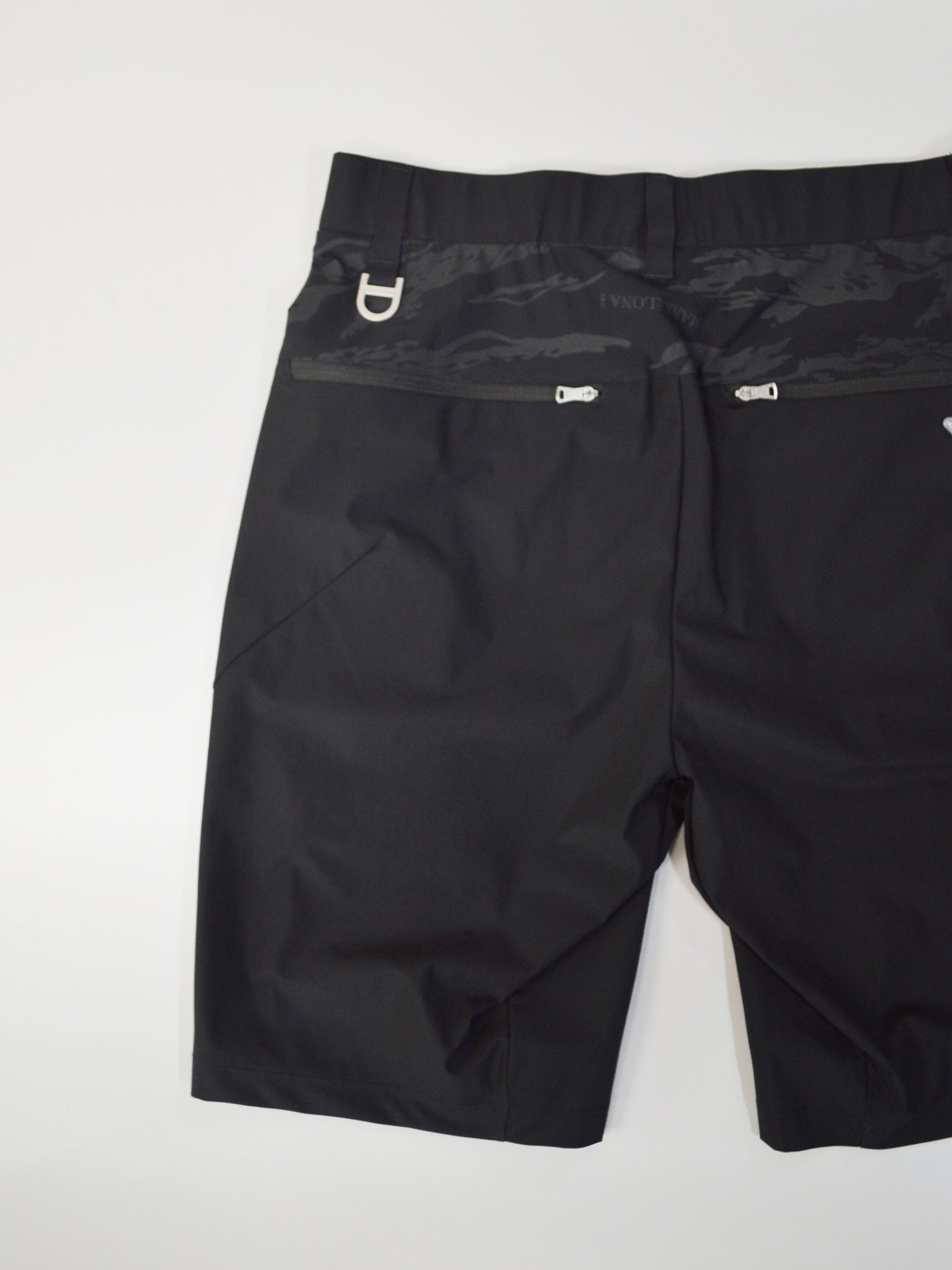 TCST | MEN / BLACK
