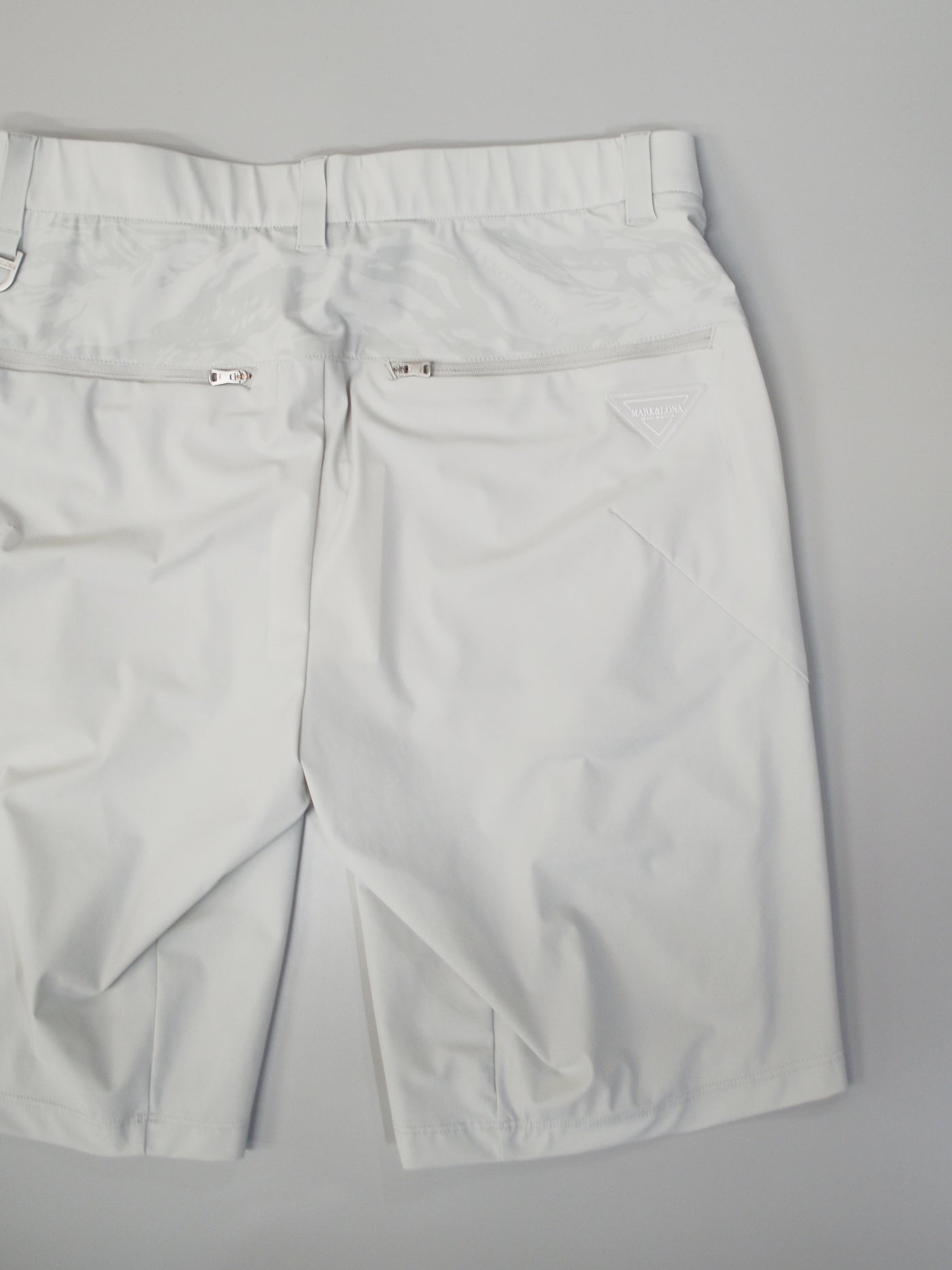 TCST | MEN / LT.GREY