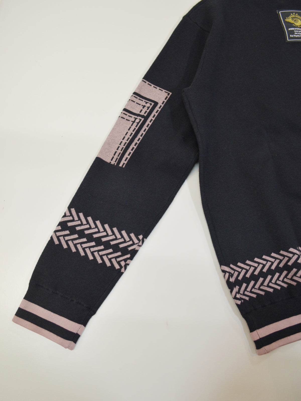 Triumph Cashmere Blend Knit | MEN / BLACK